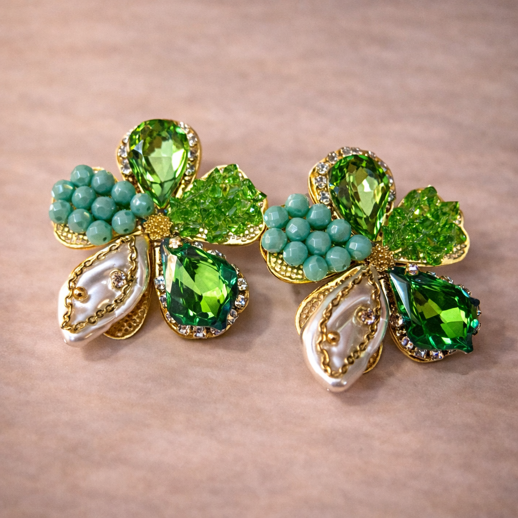 Bulk Green Flower Leaf Style Gold Rhinestone Stud Earrings Main image