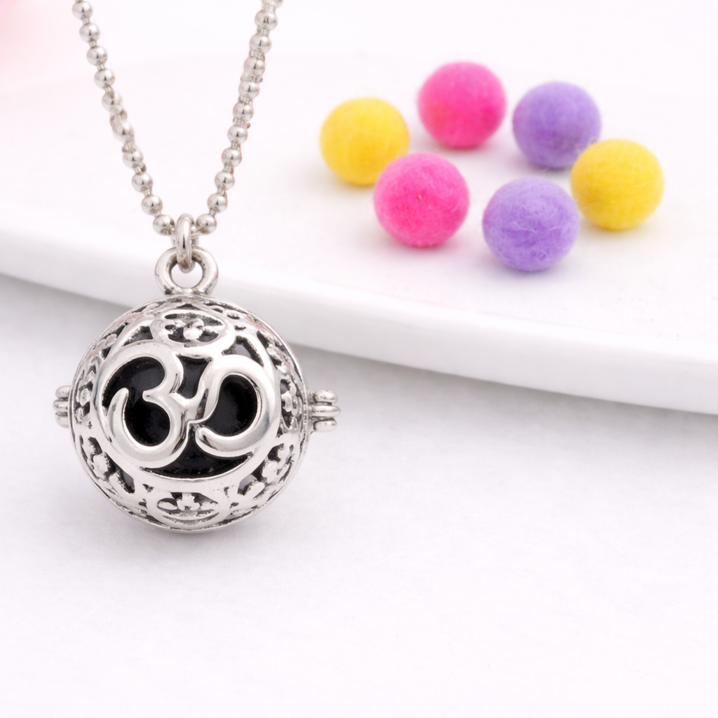 Openable Om Symbol Locket Silver Plated Pendant Chain For Women Bulk