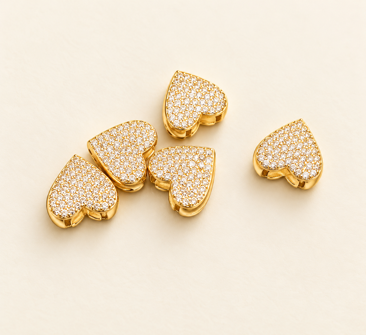Gold Plated Heart Shaped CZ Anti Tarnish Copper Pendant For Women Bulk