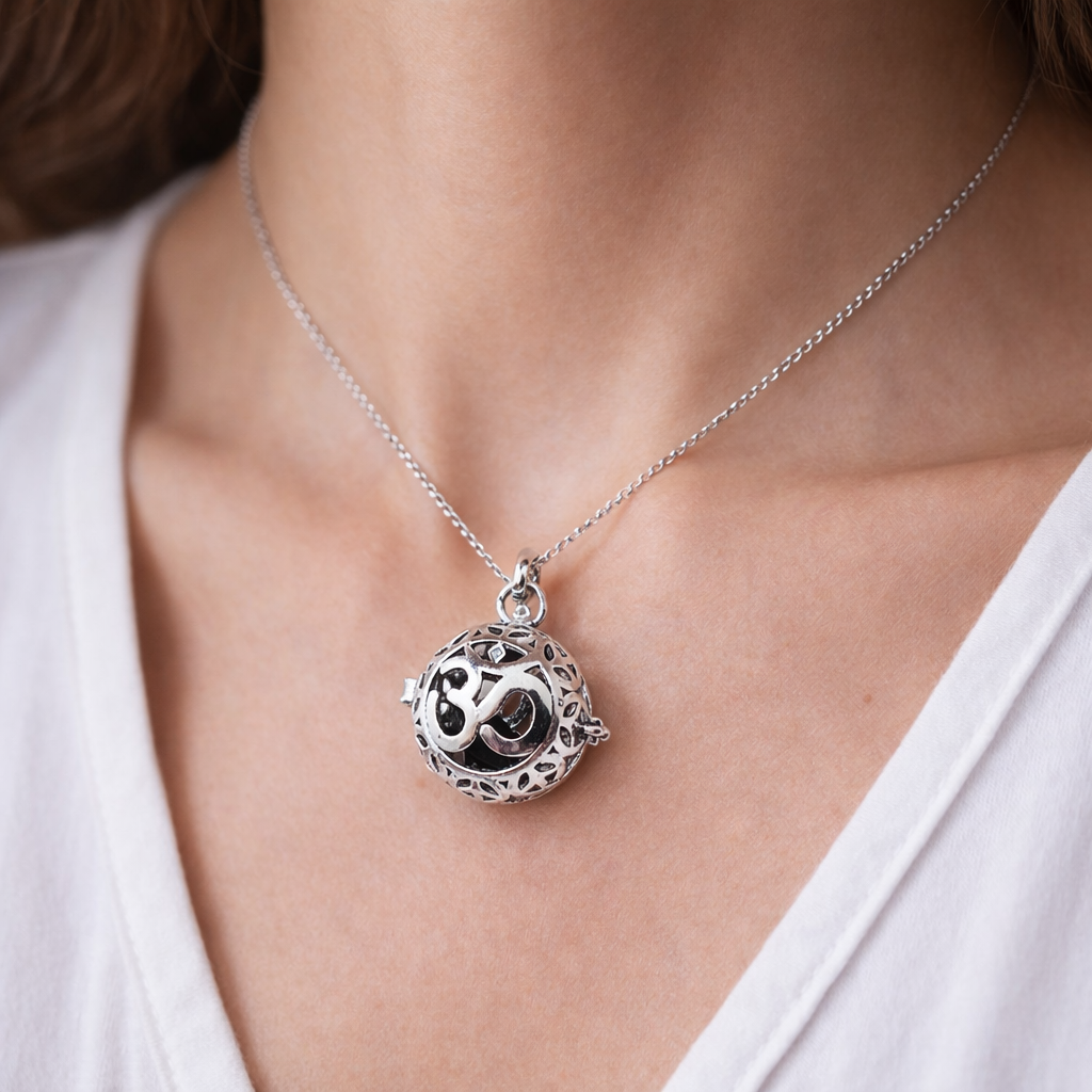 Openable Om Symbol Locket Silver Plated Pendant Chain For Women Bulk Secondary image