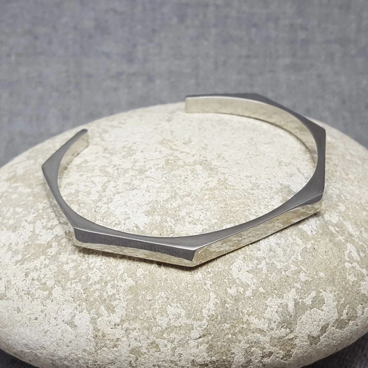 Stainless Steel Plain Silver Hexagon Cuff Kada For Women Bulk