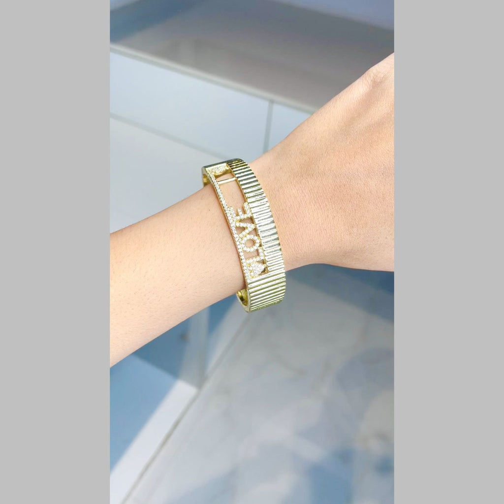 Love Heart Cubic Zirconia Copper 18K Gold Cuff Bangle For Women Bulk