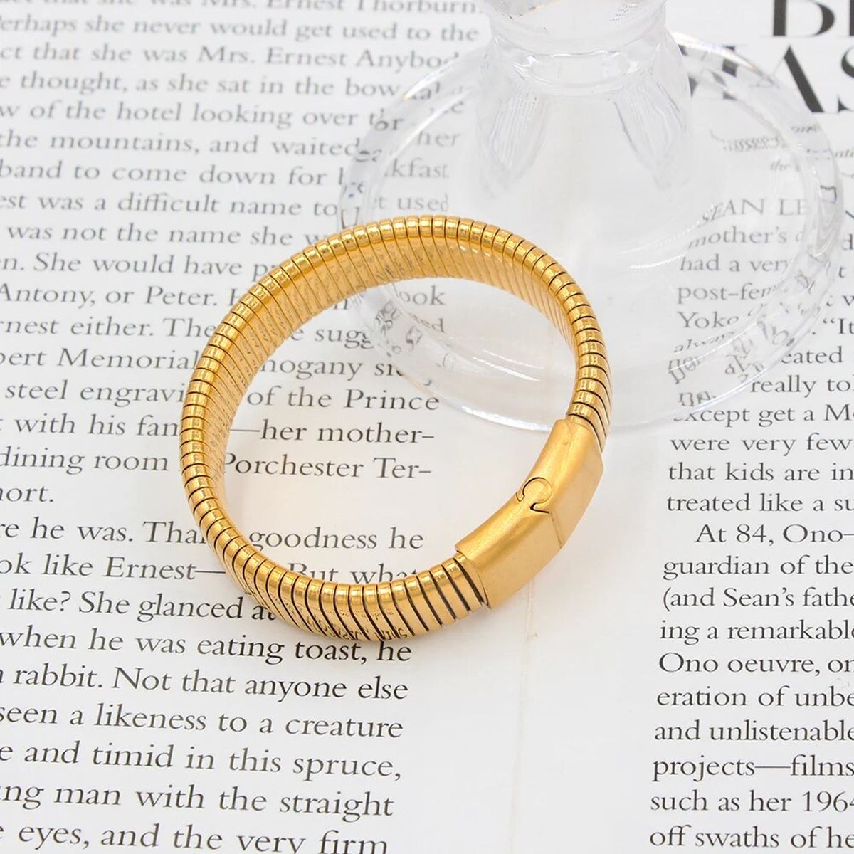 Cobra Snake 18K Gold Anti Tarnish Stainless Steel Magnetic Clasp Stretchable Bracelet For Women