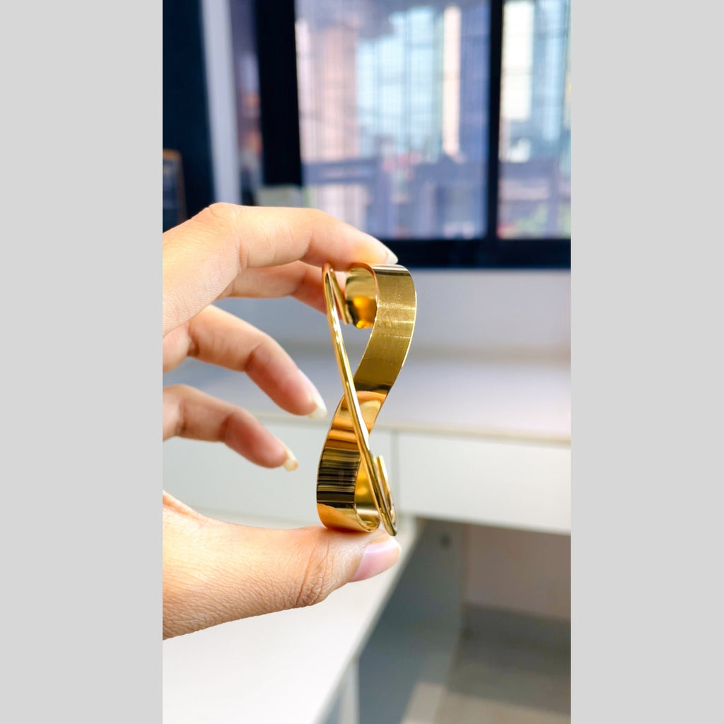 Twisted Cross Over 18K Gold Anti Tarnish Bracelet Cuff For Women Bulk
