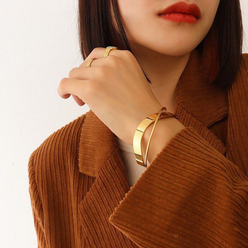Twisted Cross Over 18K Gold Anti Tarnish Bracelet Cuff For Women Bulk