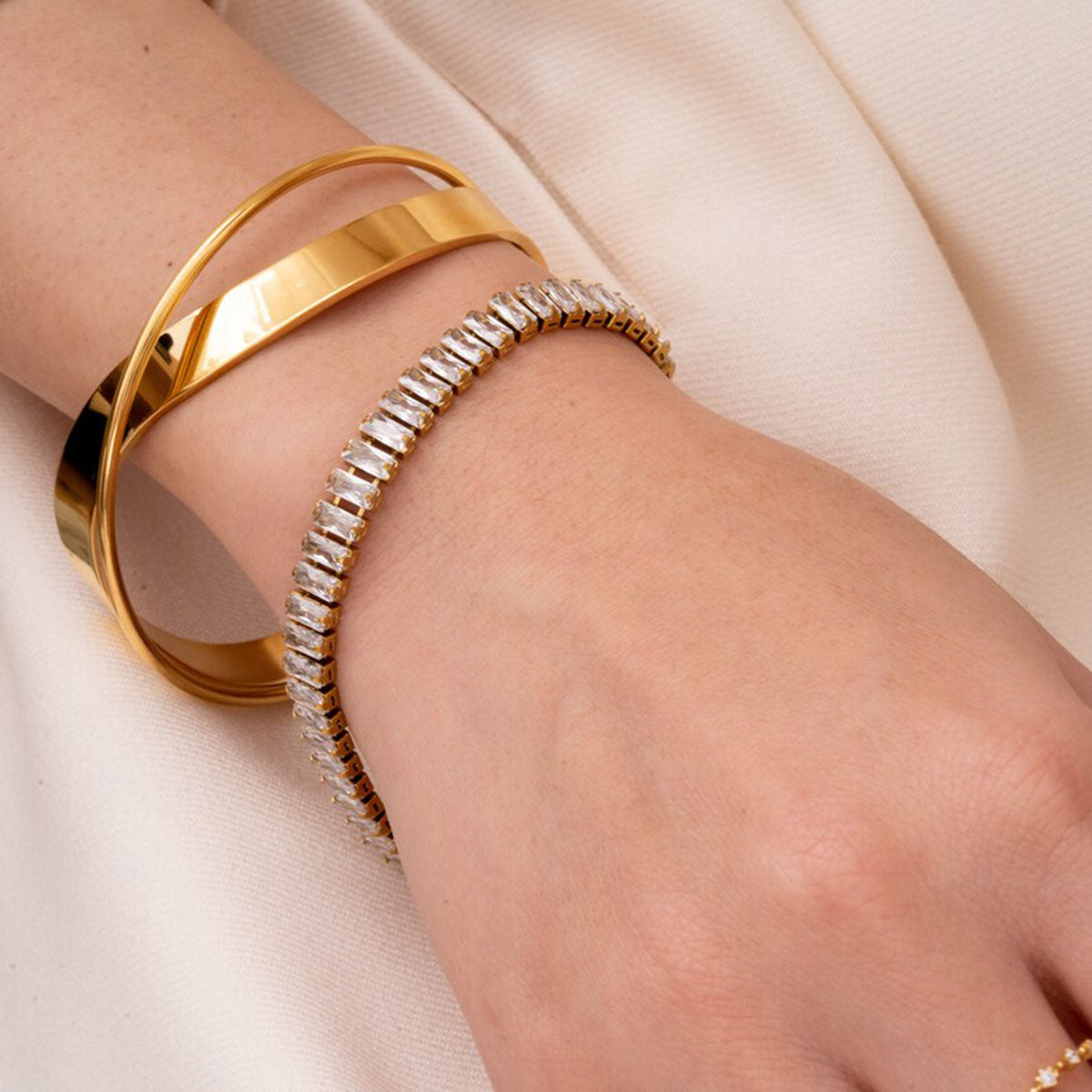 Twisted Cross Over 18K Gold Anti Tarnish Bracelet Cuff For Women Bulk