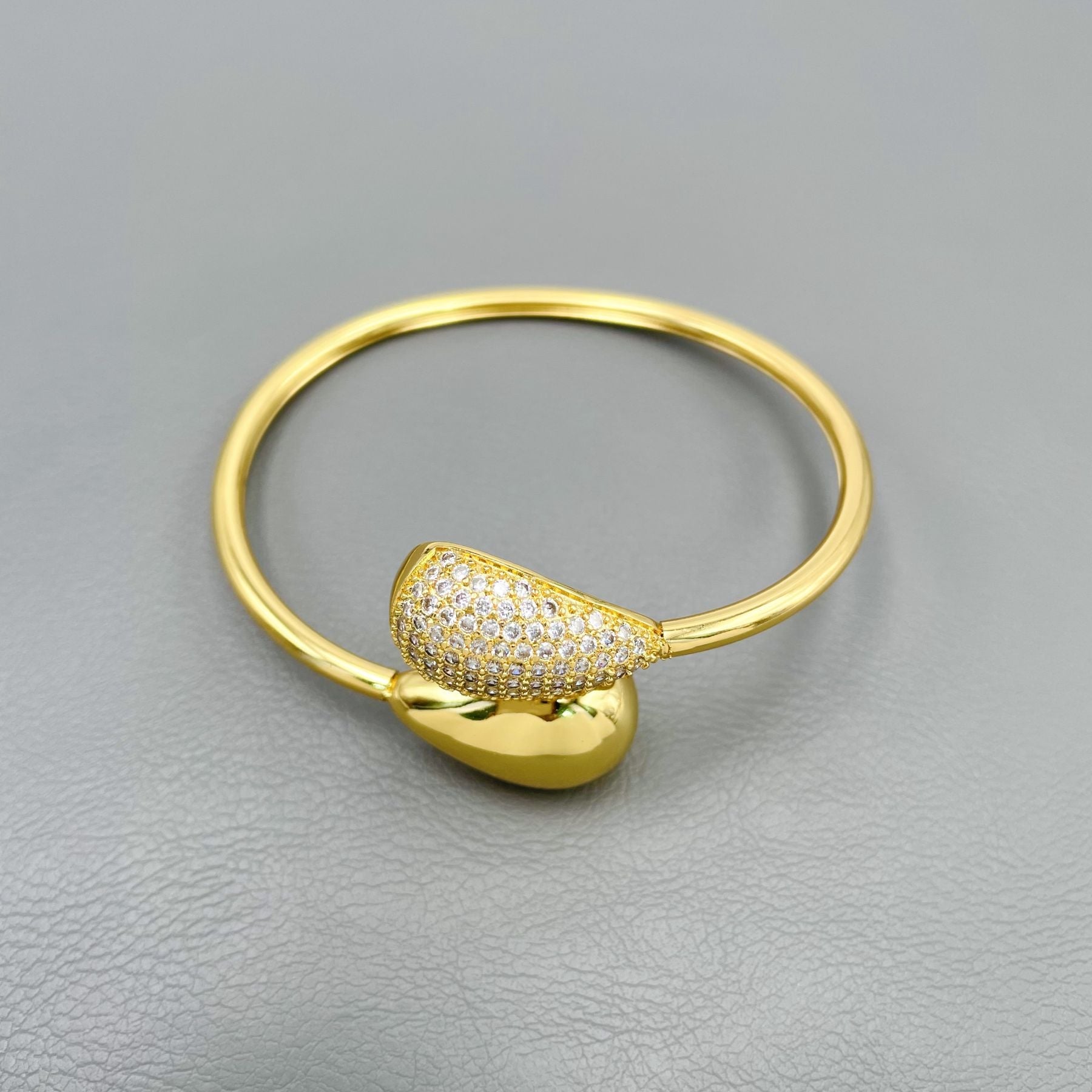 Pear Drop CZ 18K Gold Anti Tarnish Openable Kada Bracelet Bulk Main image