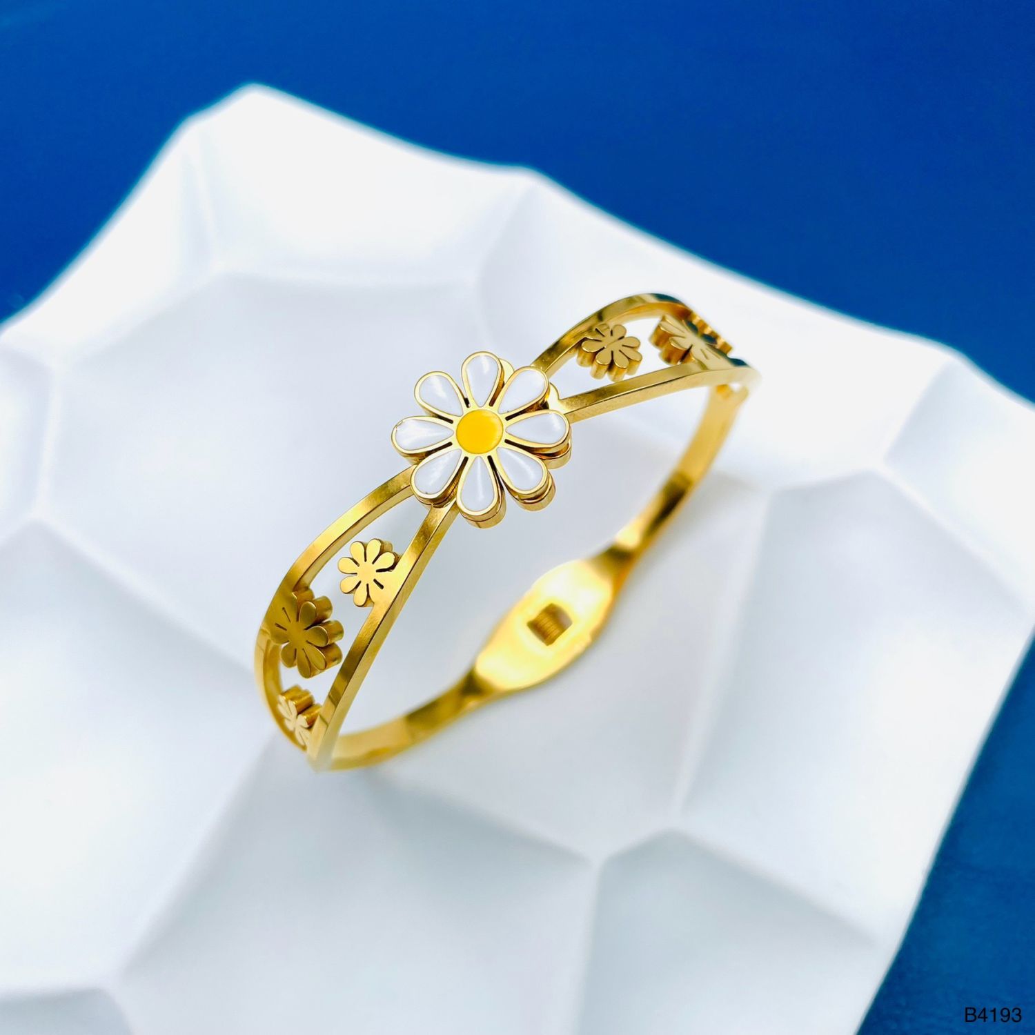Daisy Flower White Gold Anti Tarnish Openable Kada Bracelet Bulk