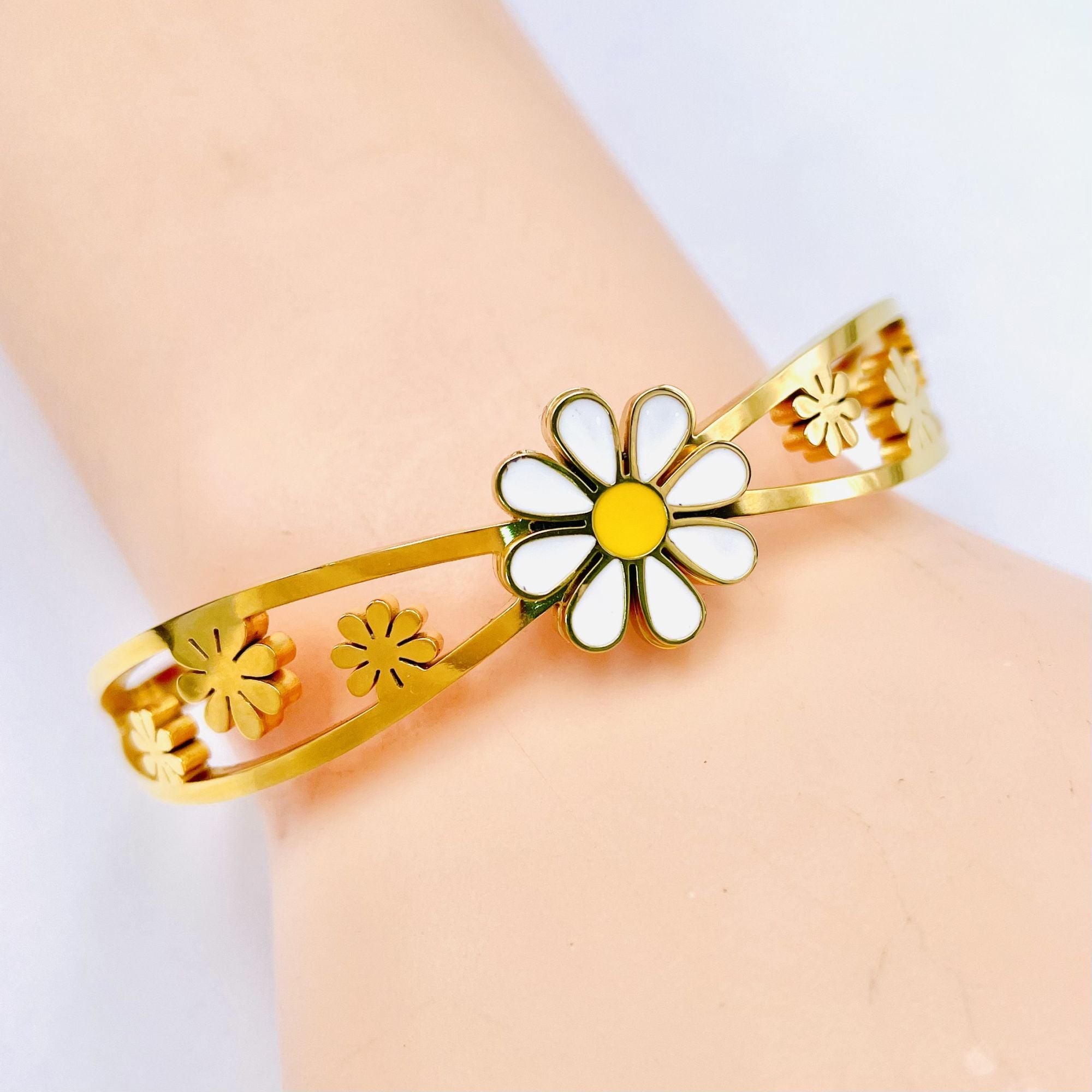 Daisy Flower White Gold Anti Tarnish Openable Kada Bracelet Bulk
