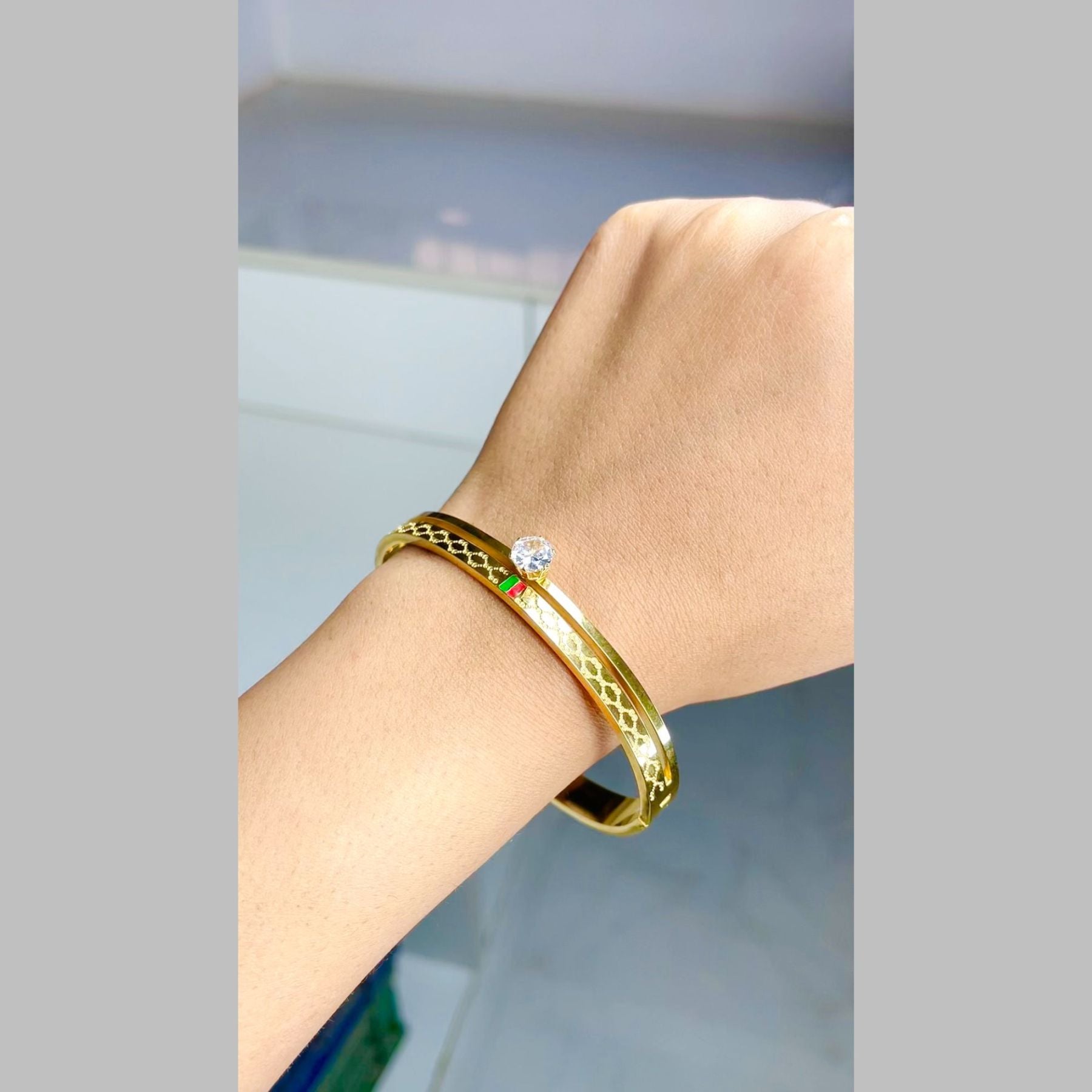Solitaire CZ Enamel 18K Gold Anti Tarnish Openable Kada Bracelet Bulk