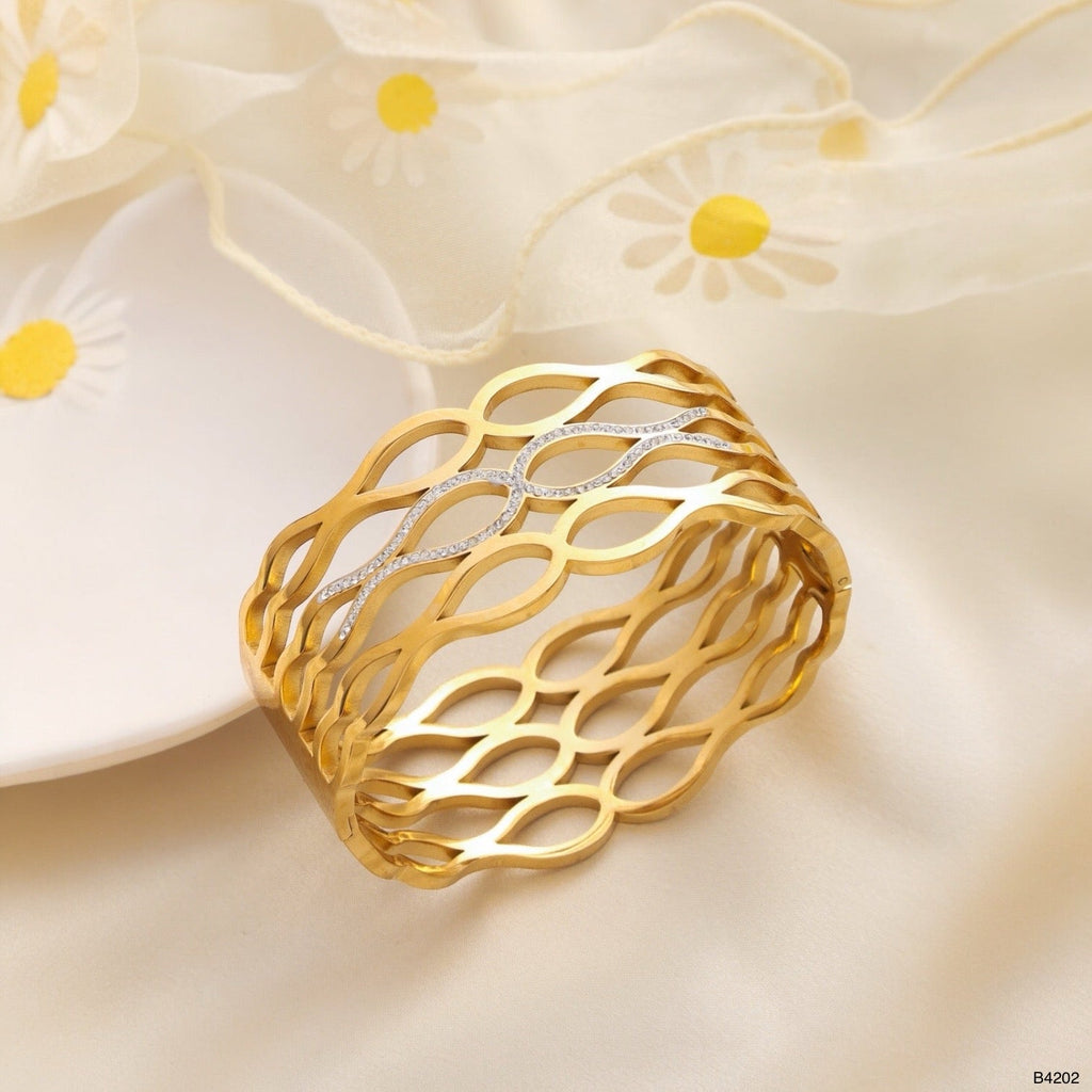 Fish Cubic Zirconia 18K Gold Anti Tarnish Openable Kada Bracelet Bulk