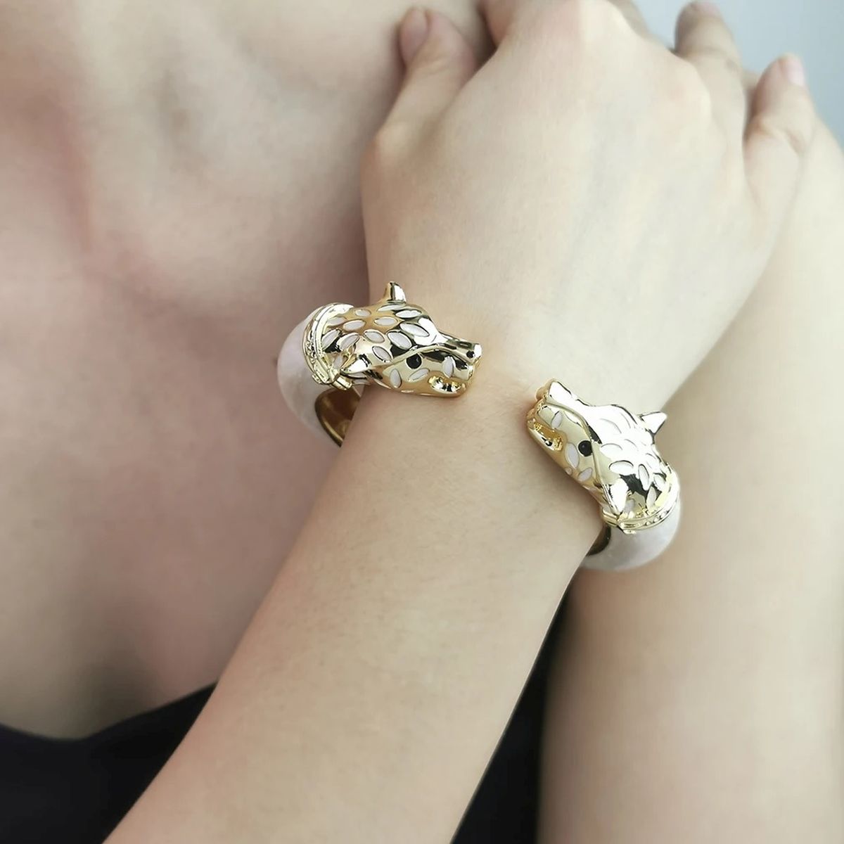 Panther Enamel White 18K Gold Anti Tarnish Openable Kada Bracelet Bulk