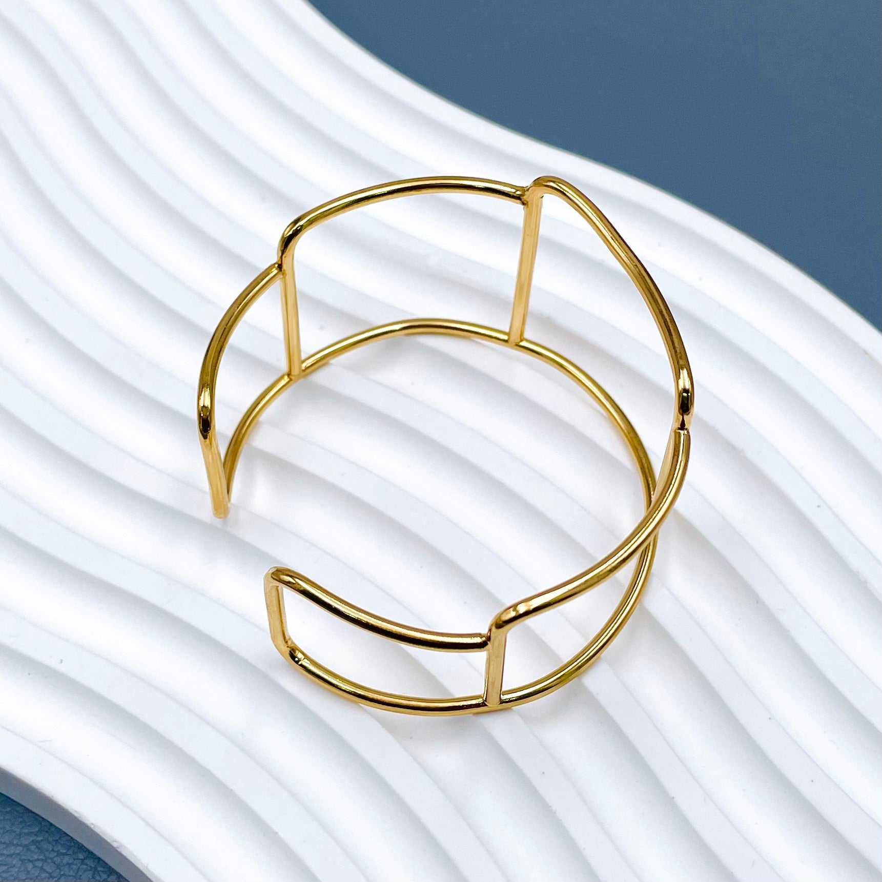 Geometric 18K Gold Anti Tarnish Cuff Bracelet For Women Bulk