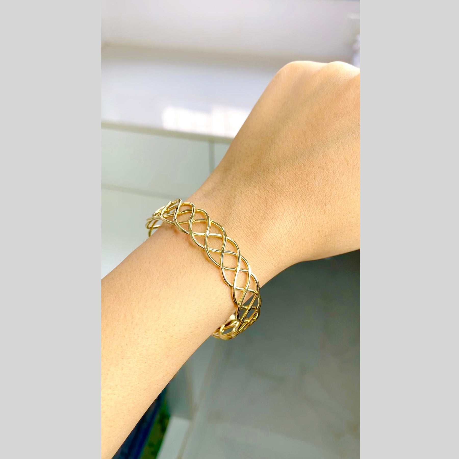 Wave 18K Gold Anti Tarnish Cuff Bracelet For Women Bulk