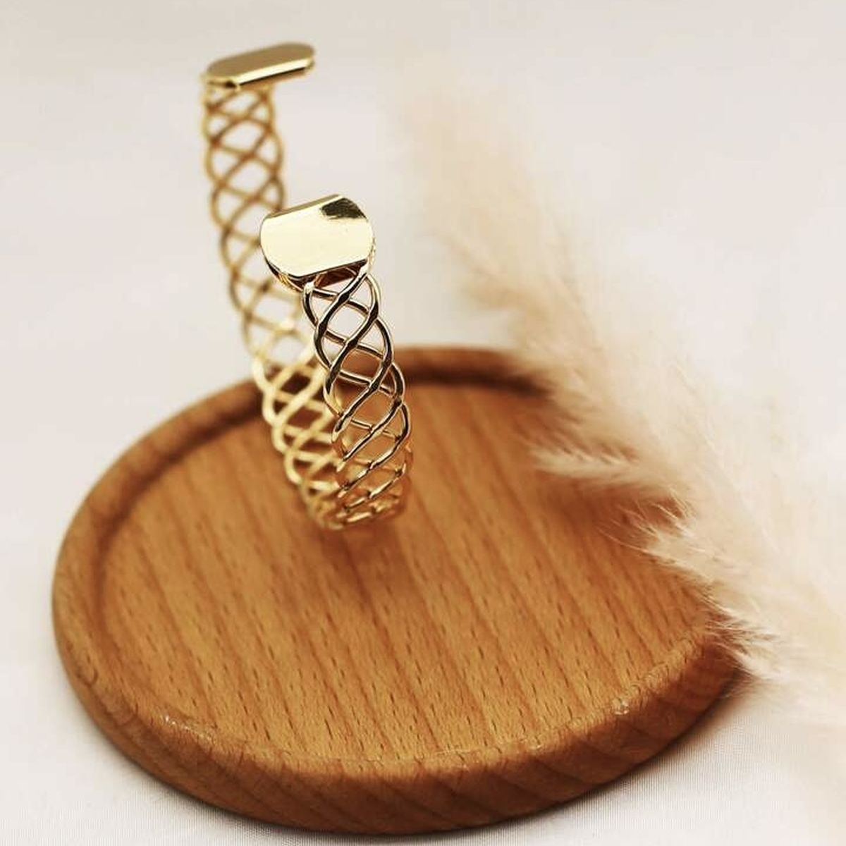 Wave 18K Gold Anti Tarnish Cuff Bracelet For Women Bulk