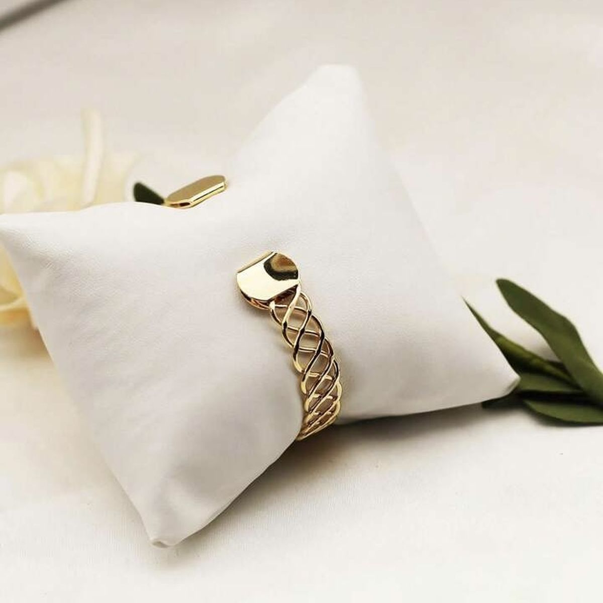 Wave 18K Gold Anti Tarnish Cuff Bracelet For Women Bulk