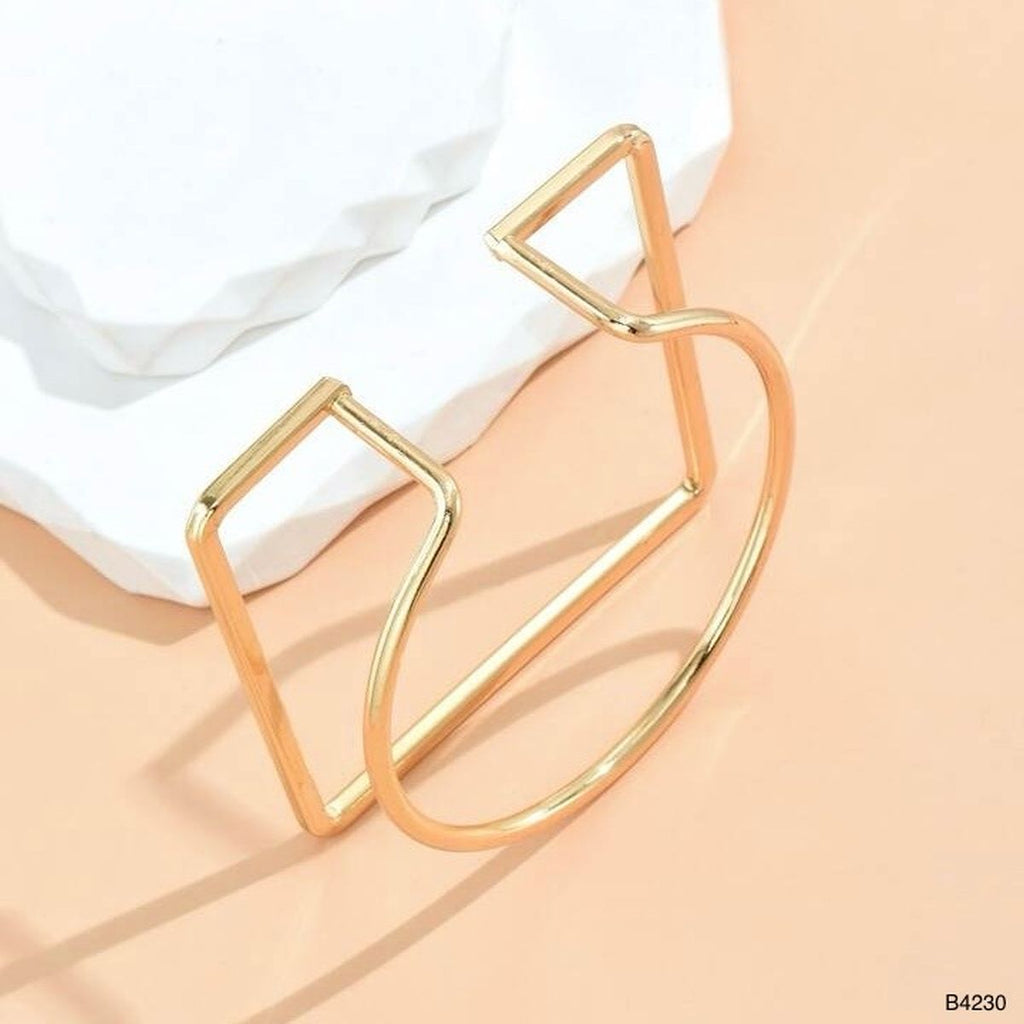 Square Round 18K Gold Anti Tarnish Cuff Bracelet For Women Bulk