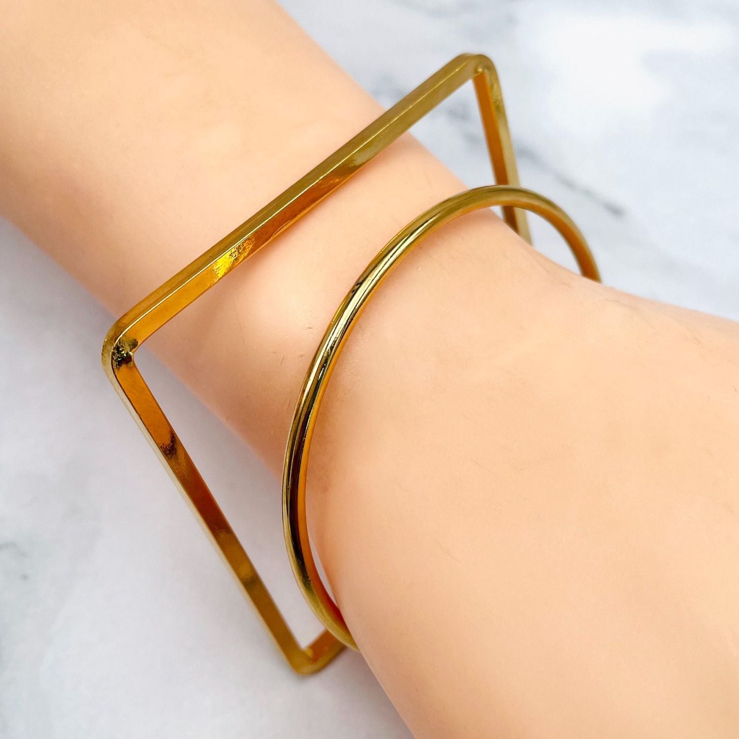 Square Round 18K Gold Anti Tarnish Cuff Bracelet For Women Bulk