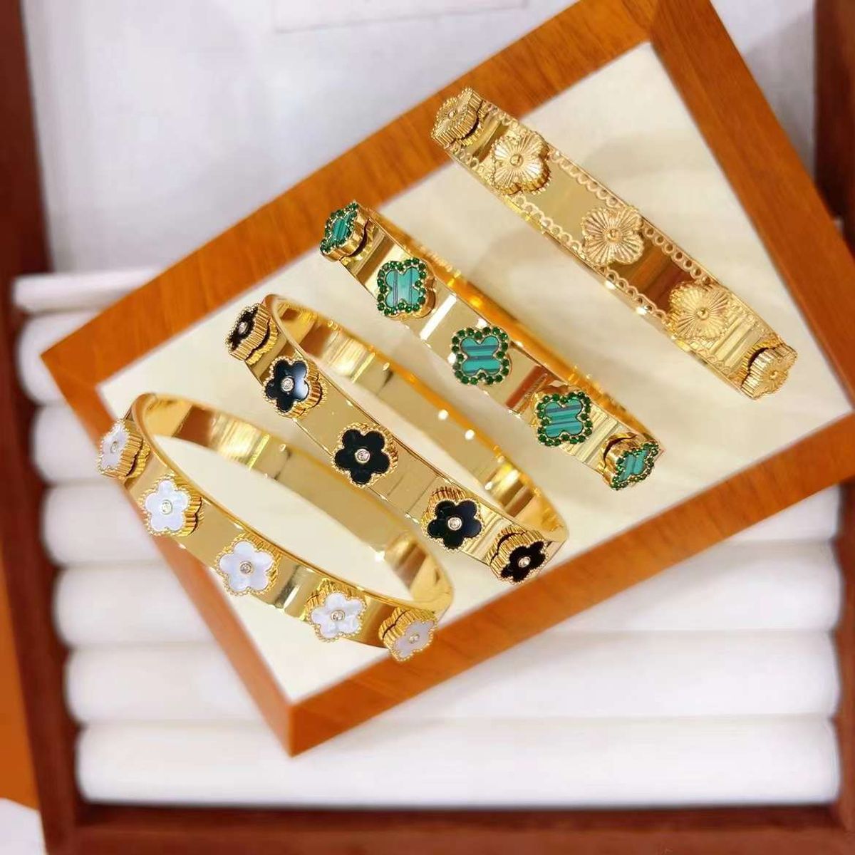 Flower Clover Stainless Steel Green 18K Gold Anti Tarnish Kada Bracelet For Women Main image