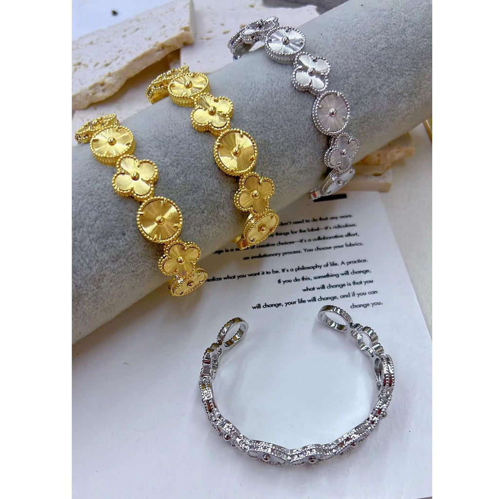 Glossy Flower Clover 18K Gold Anti Tarnish Cuff For Women Bulk