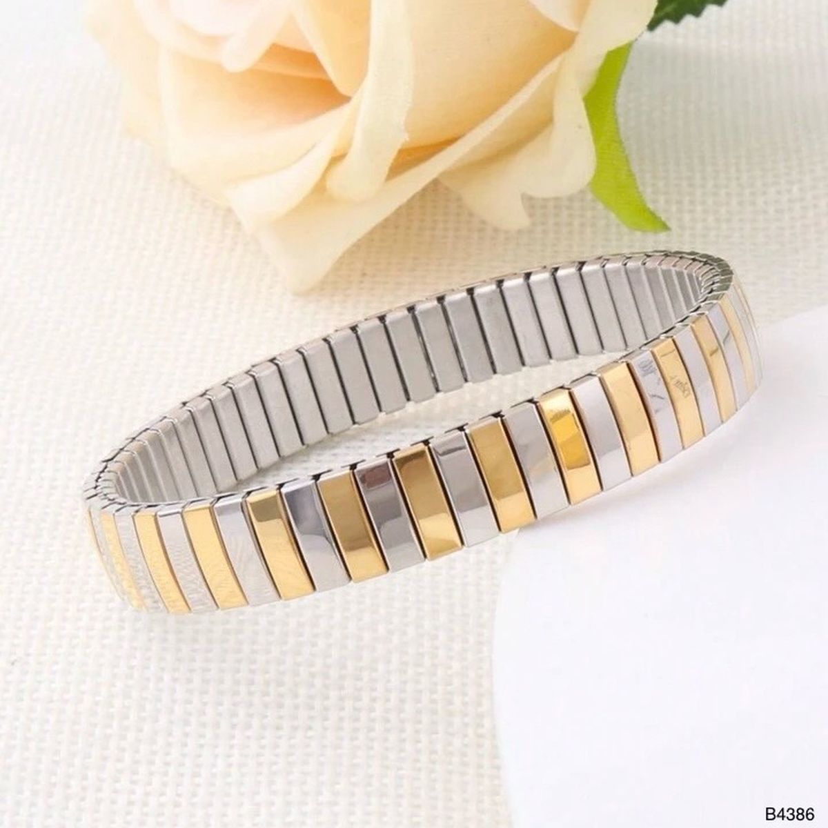 Two Tone Stainless Steel 18K Gold Silver Anti Tarnish Stackable Bracelet For Women Secondary image