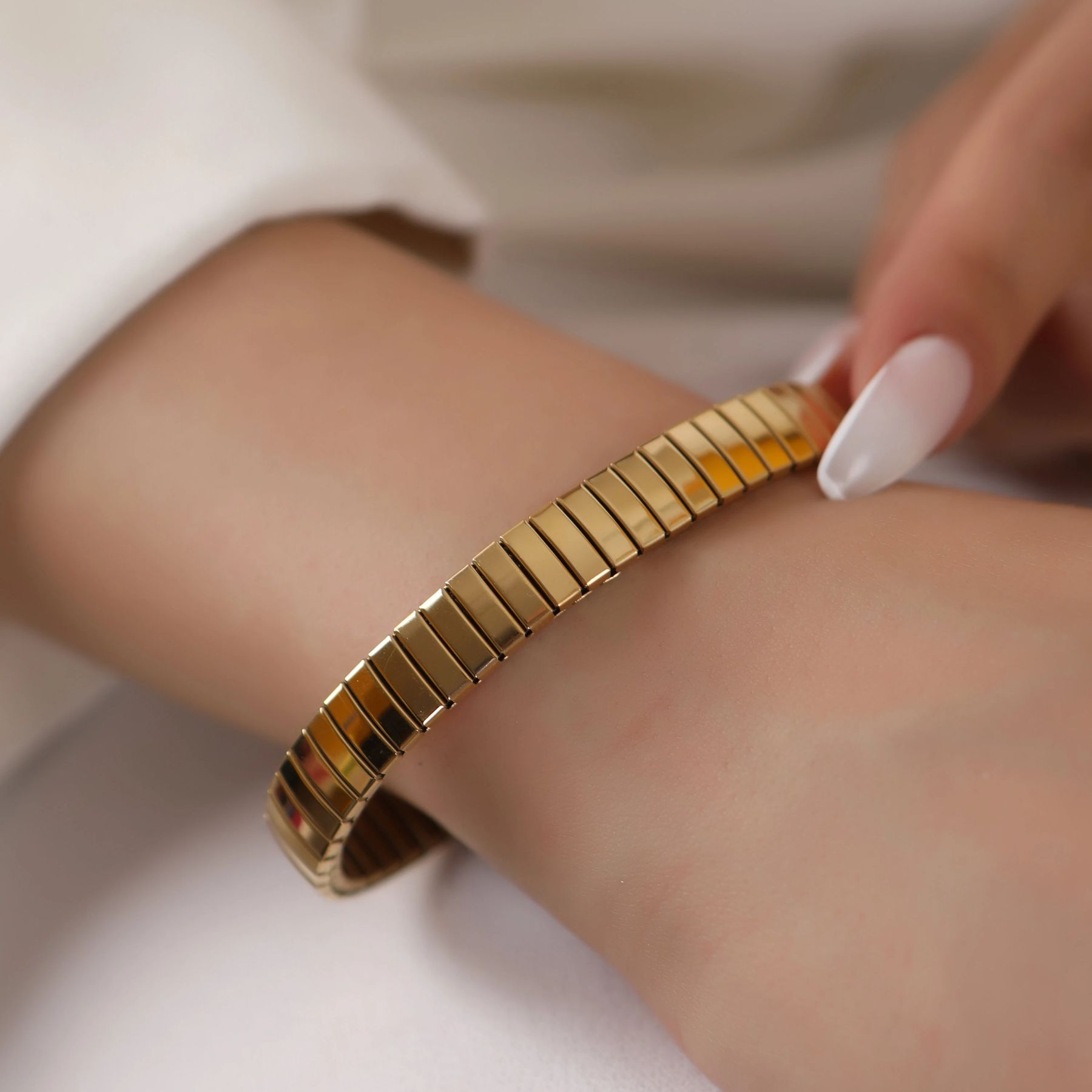 18K Gold Anti Tarnish Flexible Stackable Bracelet For Women Bulk