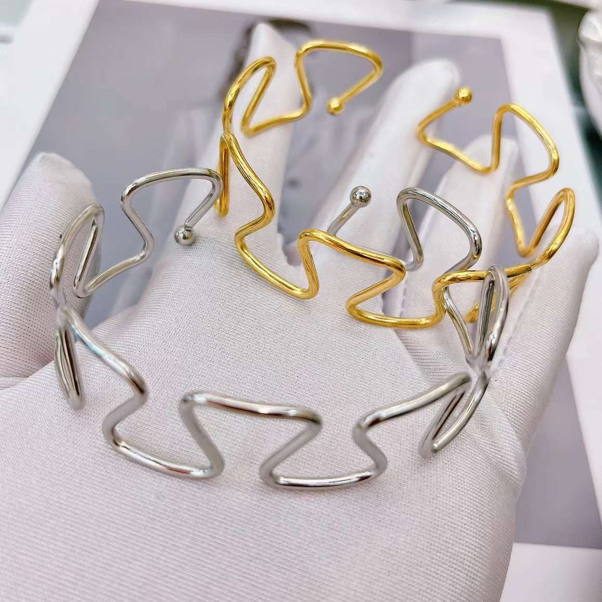 Zig Zag Silver Anti Tarnish Stainless Steel Cuff Bracelet Women Bulk Main image