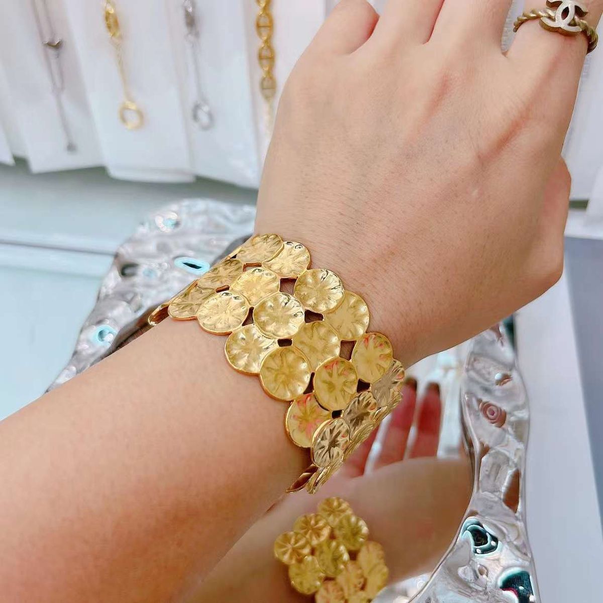 Triple Layer Flower 18K Gold Anti Tarnish Stainless Steel Cuff Bracelet For Women Secondary image