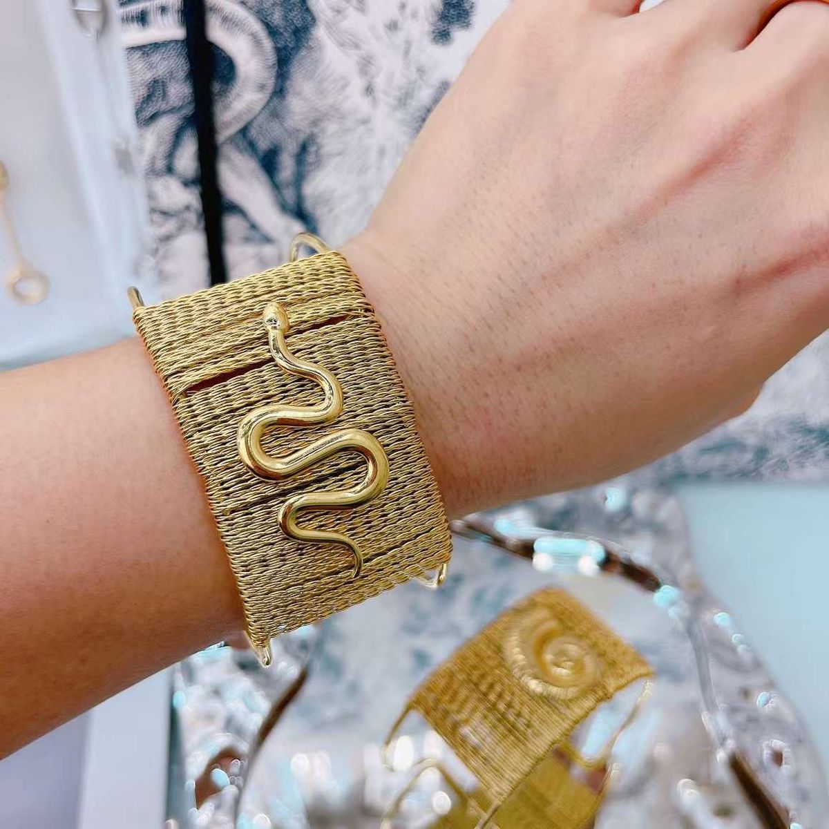 Snake Statement Mesh 18K Gold Anti Tarnish Stainless Steel Cuff Bracelet For Women Secondary image