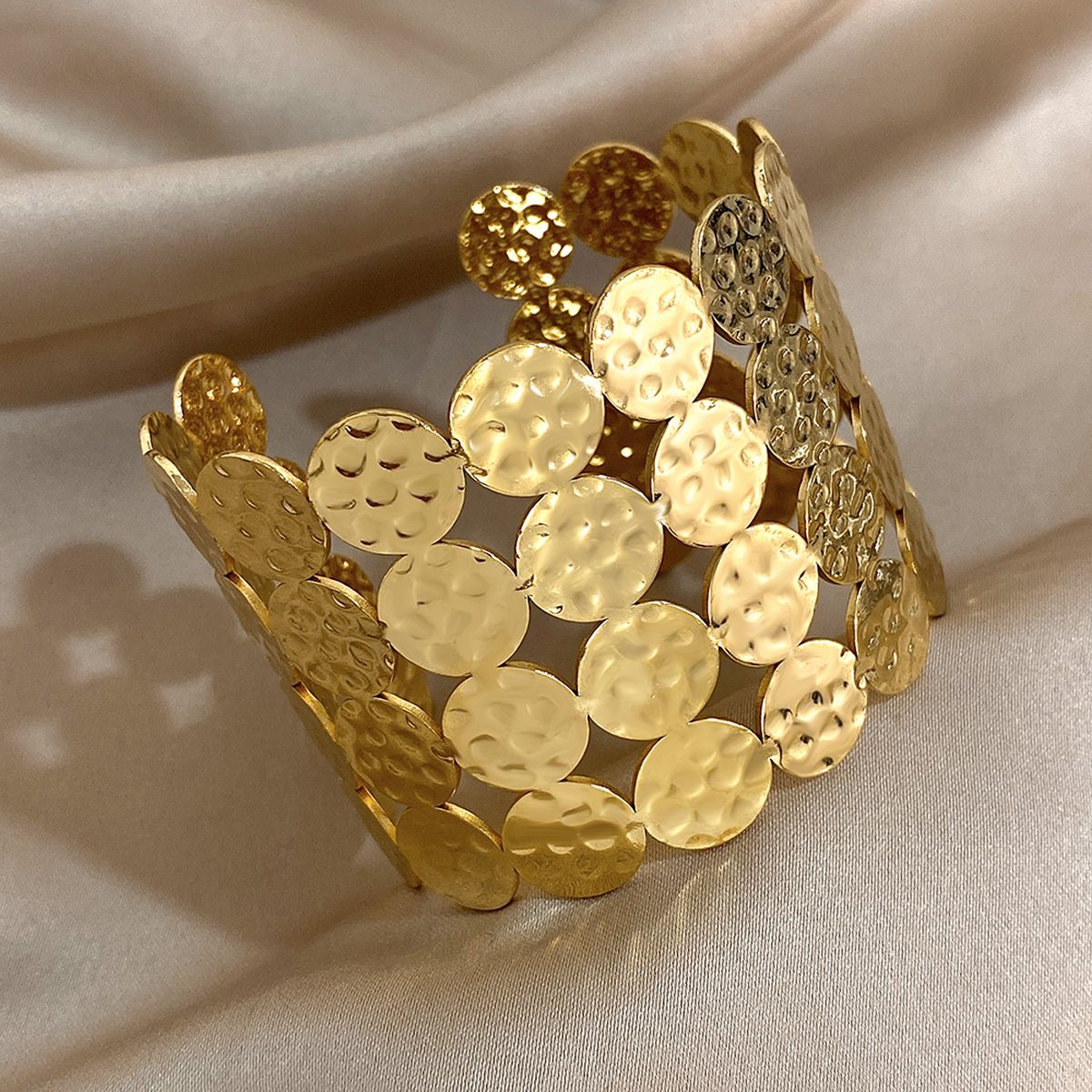 Dented Circle Layer Four 18K Gold Anti Tarnish Stainless Steel Cuff Bracelet For Women Secondary image