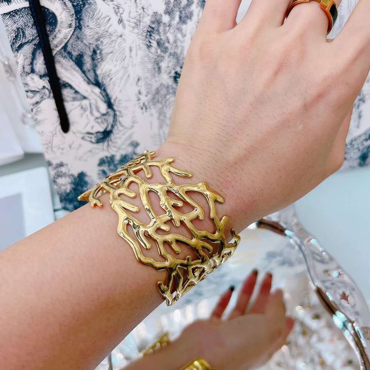 Solid Root 18K Gold Anti Tarnish Stainless Steel Cuff Bracelet Bulk