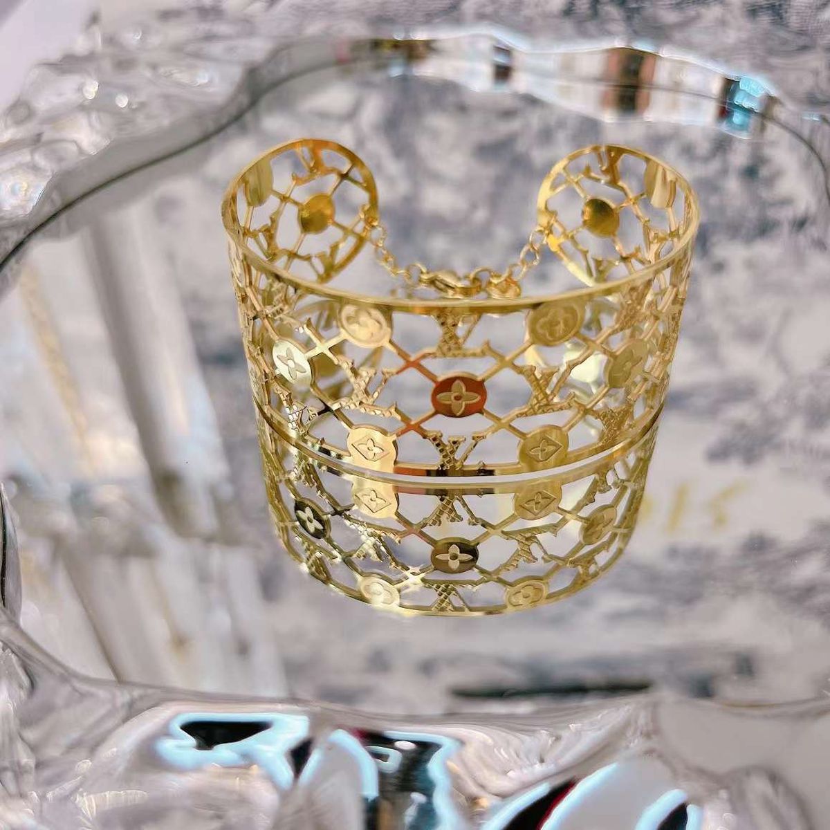 Filigree Clover Flower 18K Gold Anti Tarnish Stainless Steel Cuff Bracelet For Women Main image