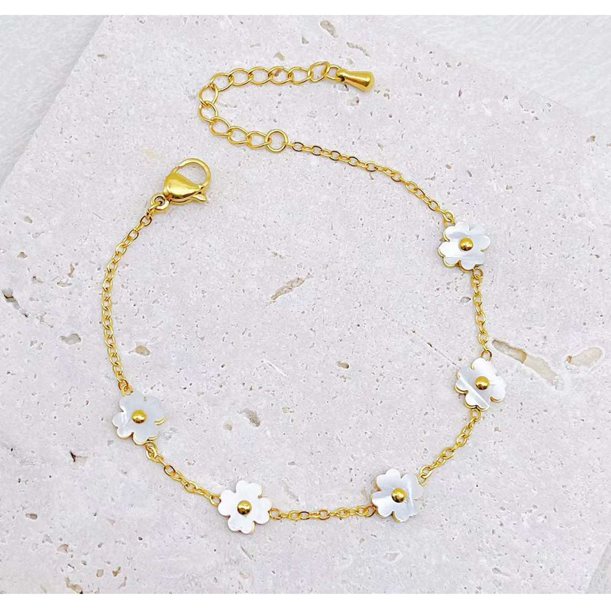 Flower Mother Of Pearl White 18K Gold Stainless Steel Anti Tarnish Link Chain Bracelet For Women Main image