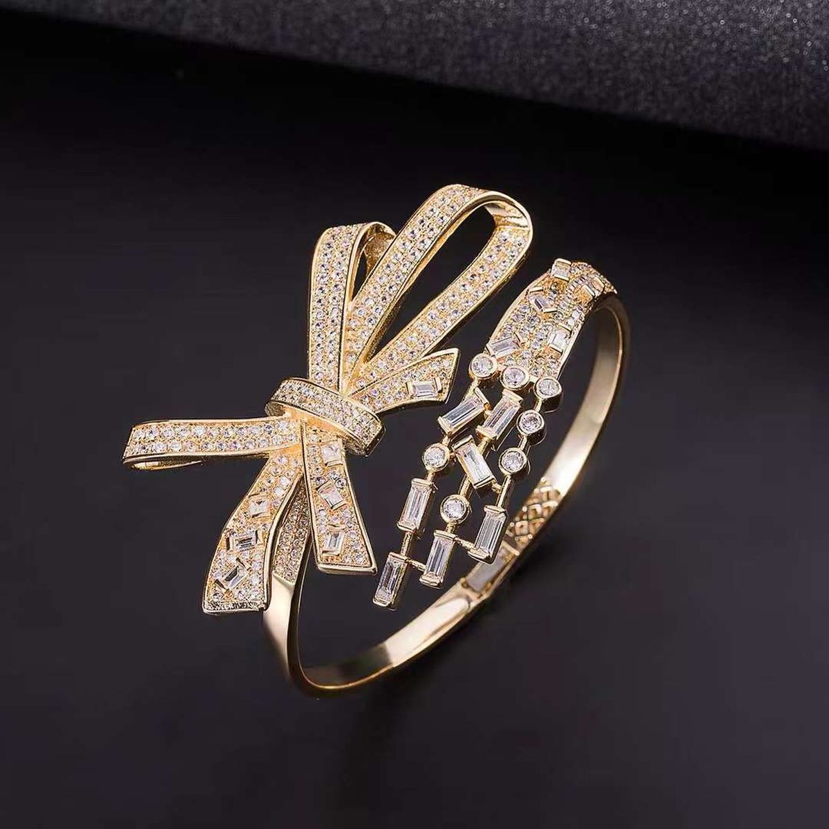 Ribbon Cubic Zirconia 18K Gold Anti Tarnish Kada Bracelet Women Bulk Main image