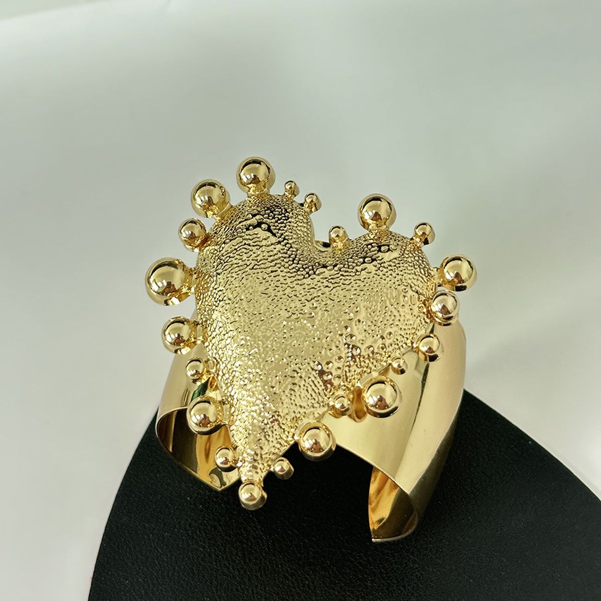 Love Heart 18K Gold Cuff Kada Bracelet For Women Bulk Main image