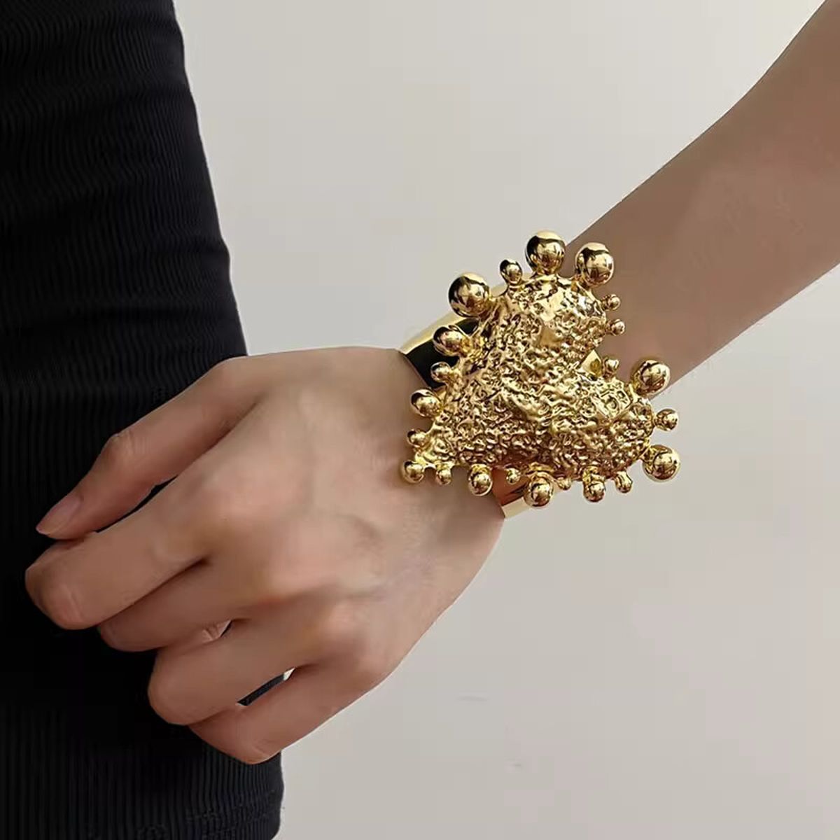Love Heart 18K Gold Cuff Kada Bracelet For Women Bulk