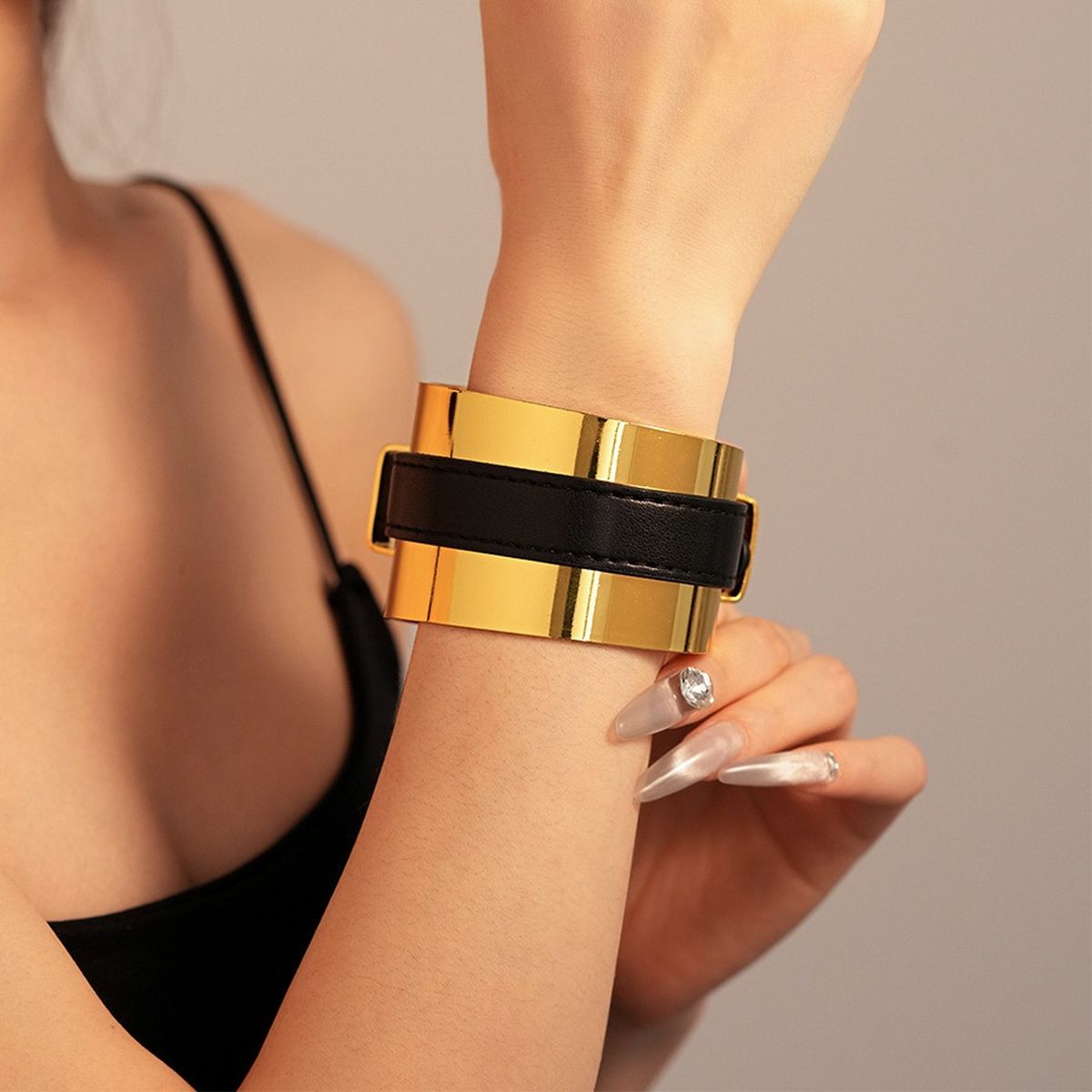 Stylish 18K Gold Black Leather Kada Bracelet For Women Bulk