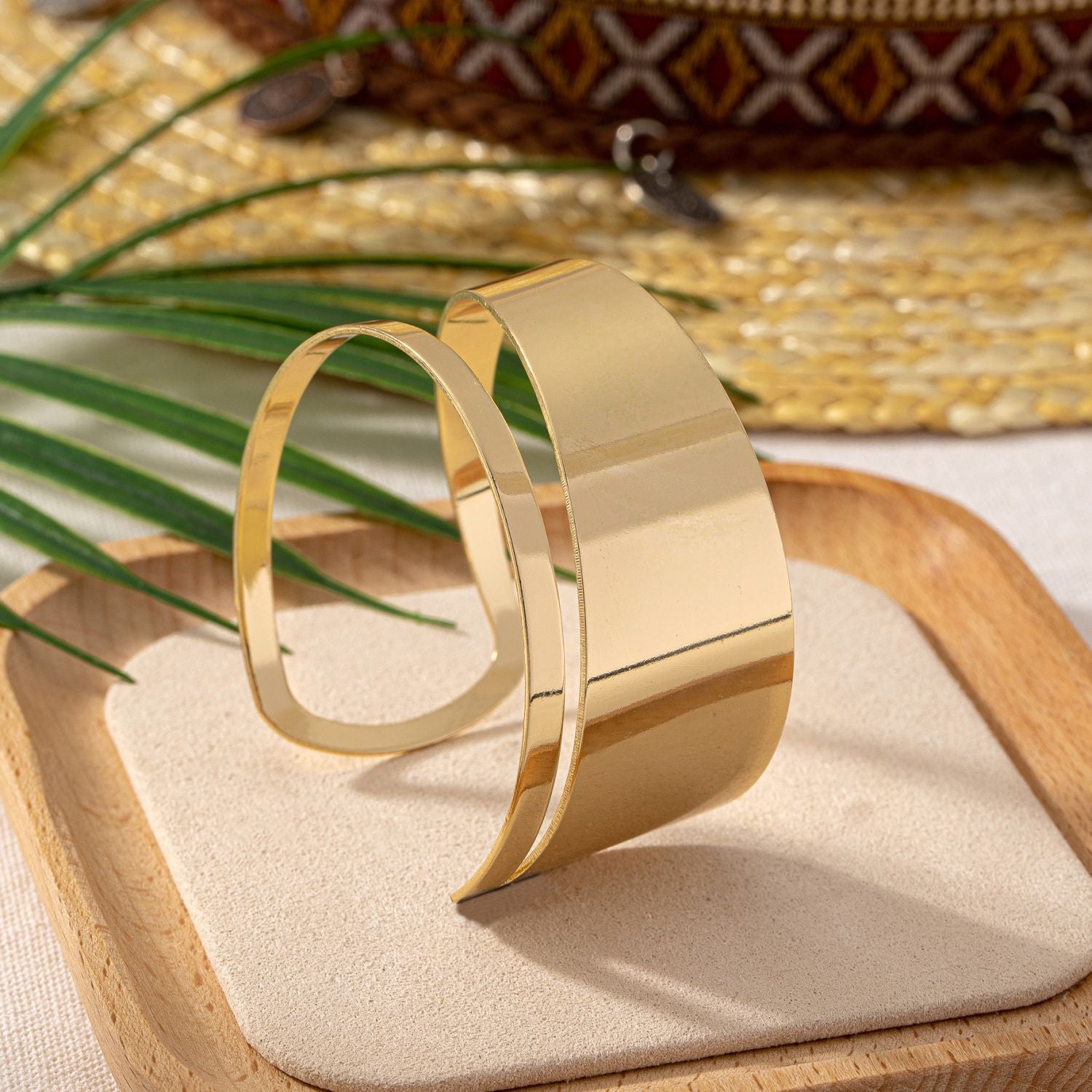Designer 18K Gold Cuff Kada Bracelet For Women Bulk