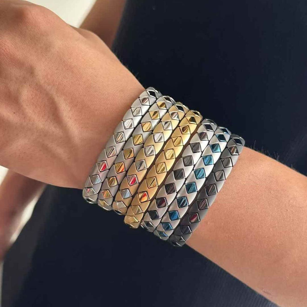 Square Shape On Surface Black Stainless Steel Anti Tarnish Stackable Bracelet For Men