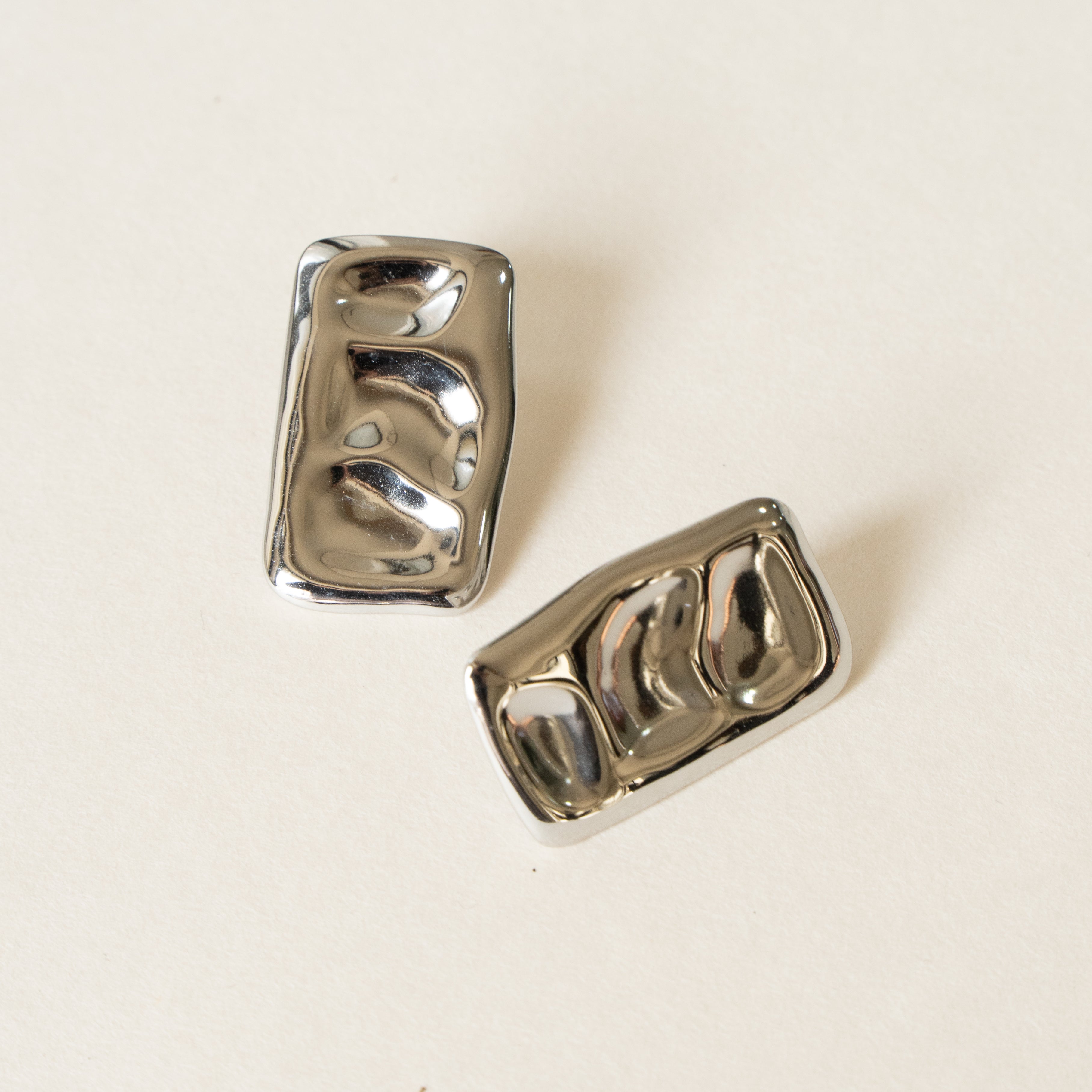 Biscuit Dented 18K Gold Stainless Steel Anti Tarnish Stud Earring Bulk