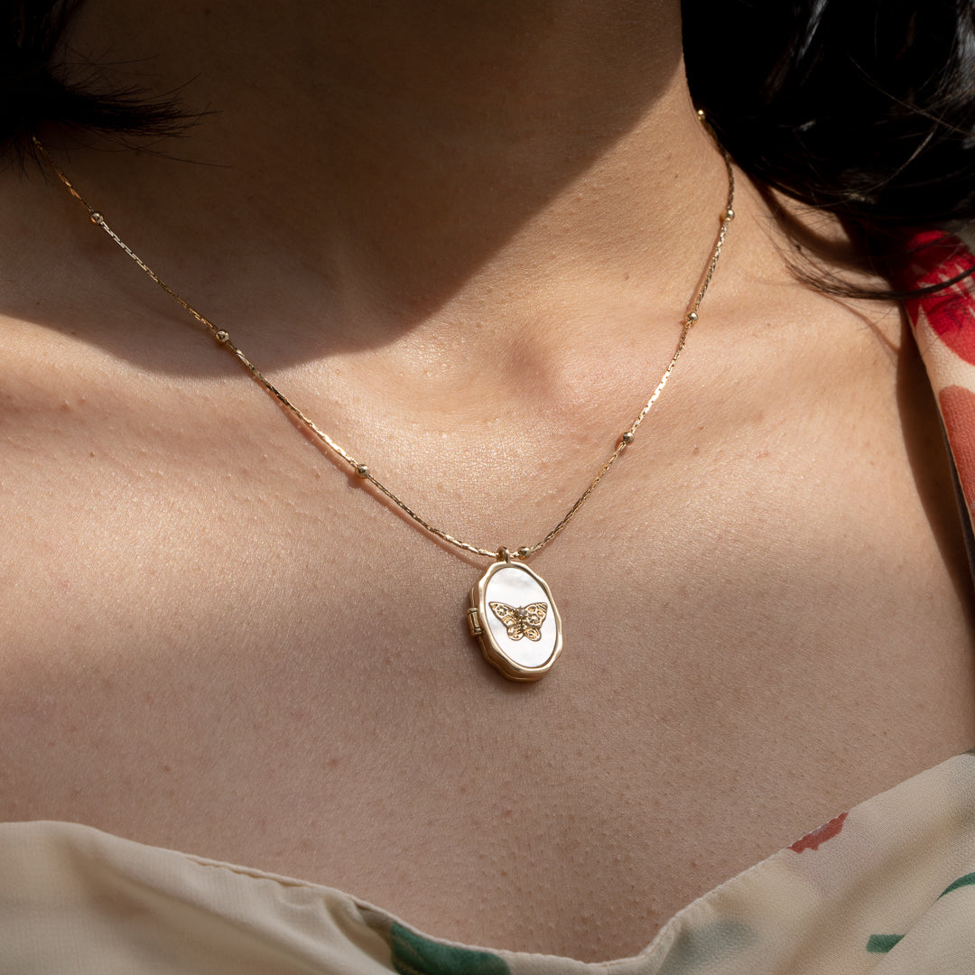 Butterfly Mother Of Pearl White 18K Gold Brass Anti Tarnish Necklace Pendant Chain For Women Main image