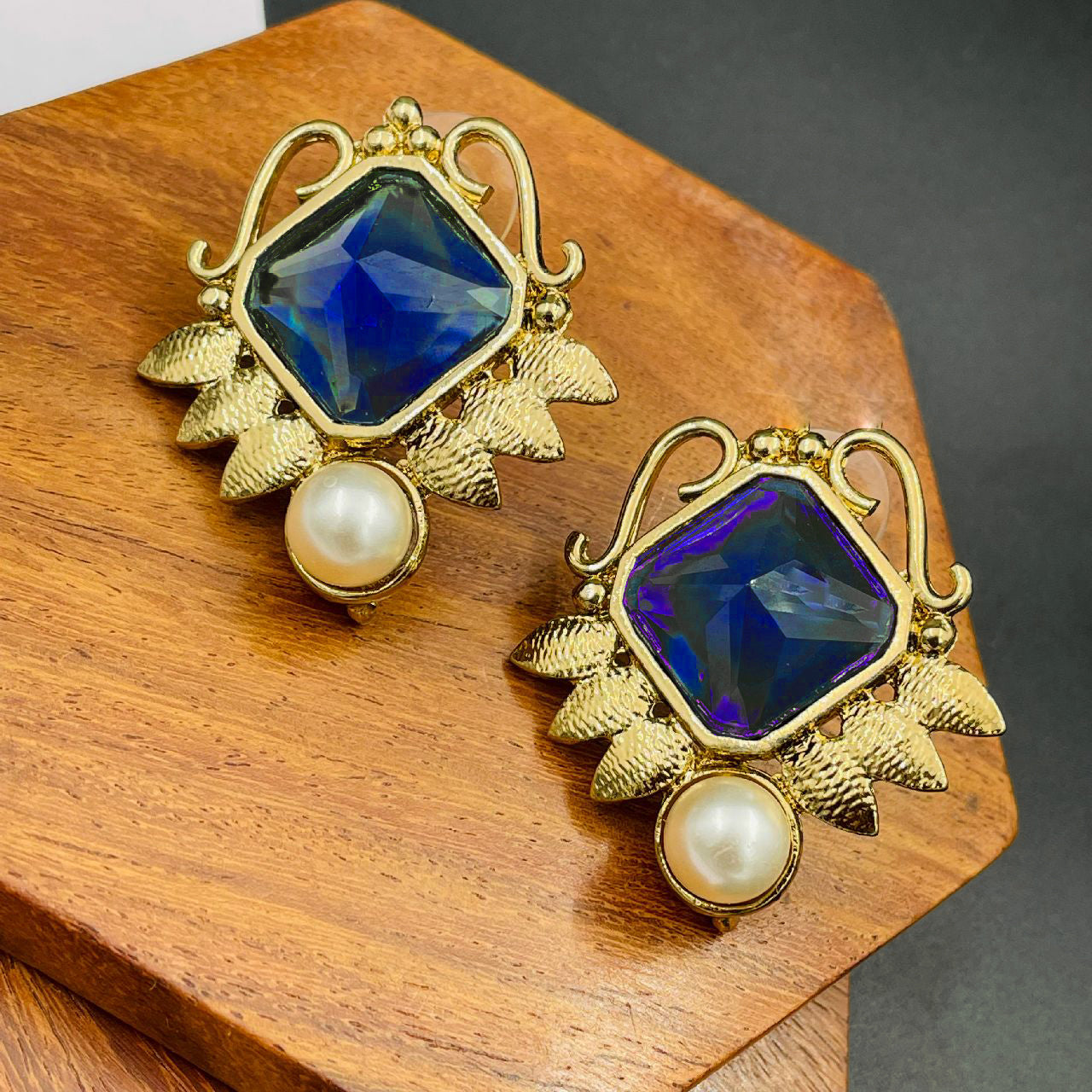 Faceted Blue Stone 18K Gold Plated Victorian Stud Earring Women Bulk Main image
