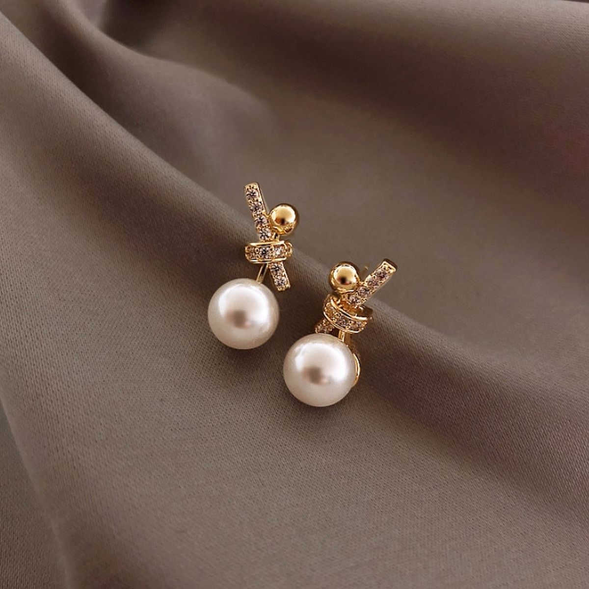 Ribbon Silver Pearl Cubic Zirconia Stud Earring For Women Bulk Main image