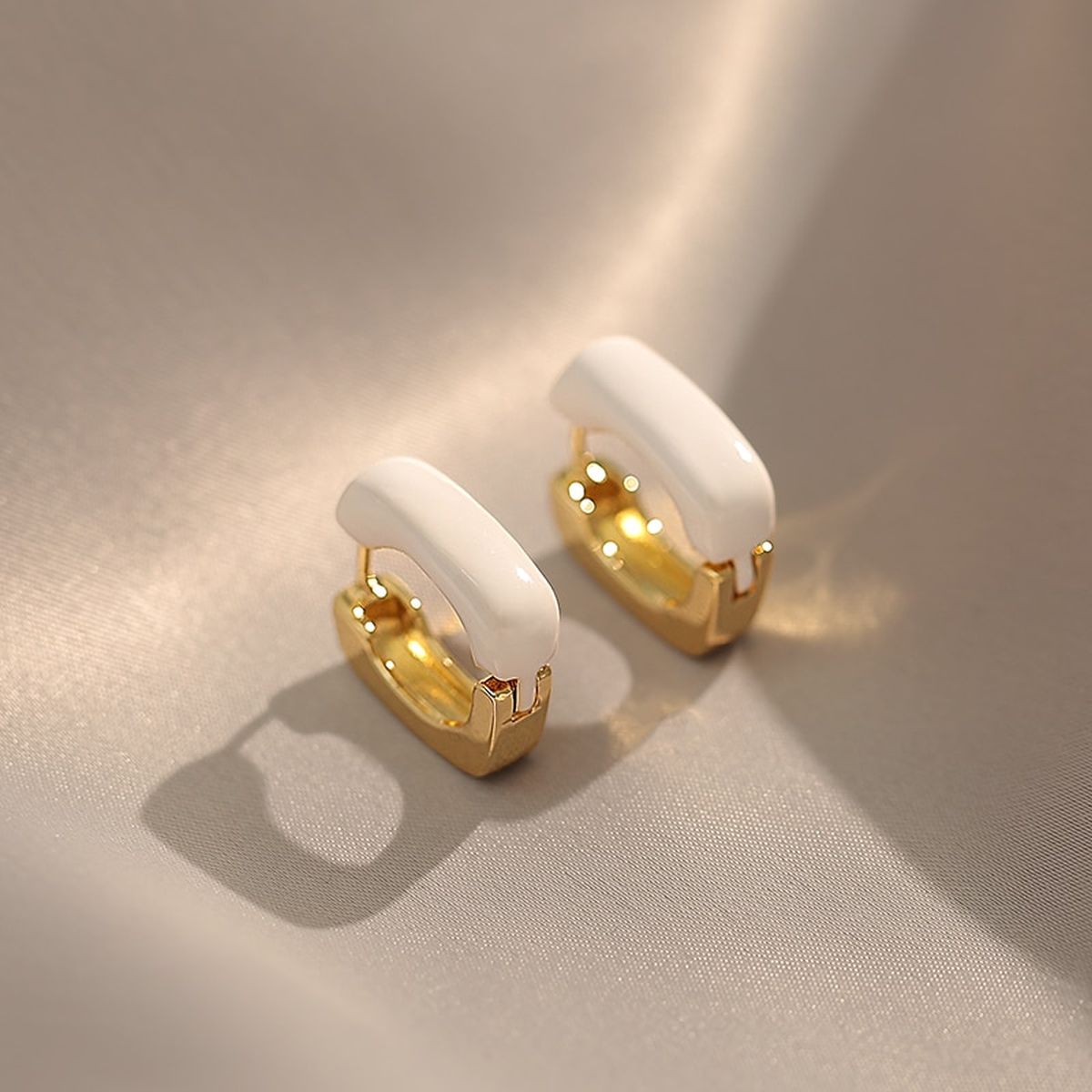 White Enamel Square 18K Gold Copper Stud Hoop Earring For Women Bulk