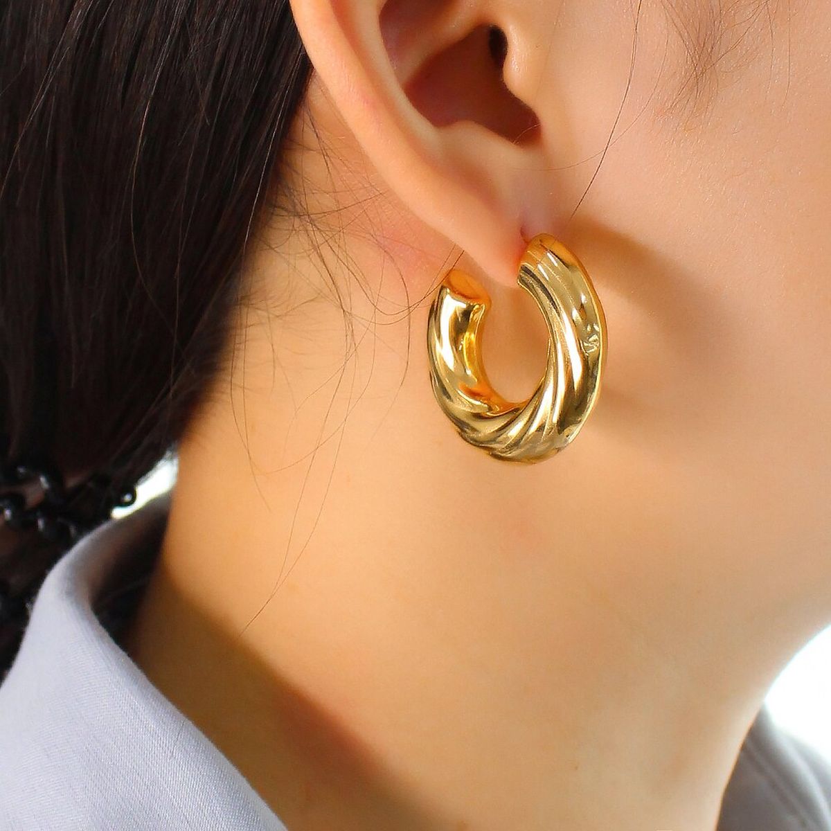 Layered Gold Glossy Gold Anti Tarnish Copper Hoop Bali Earring Bulk Secondary image
