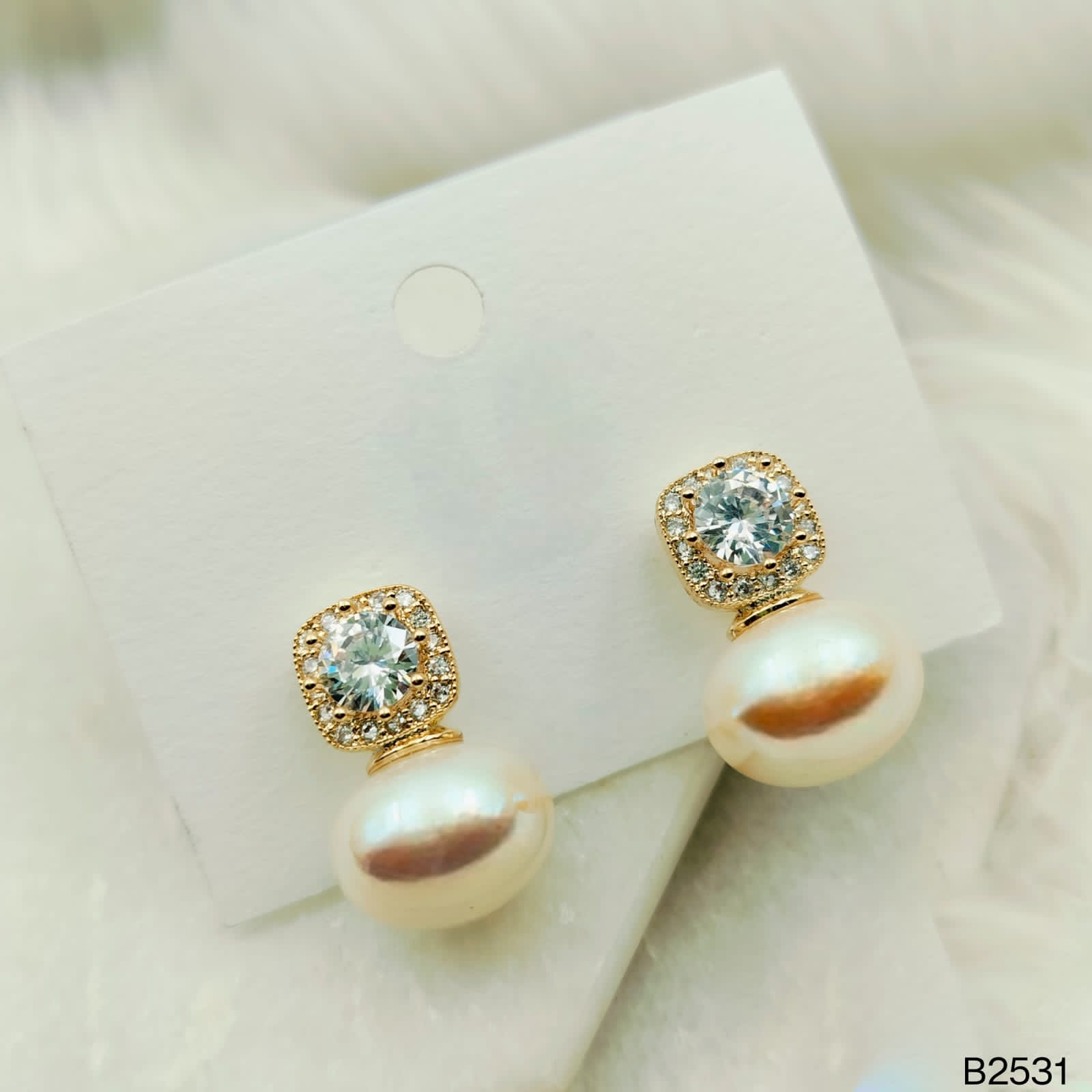 Cubic Zirconia Pearl 18K Gold Stud Earring For Women Bulk Main image