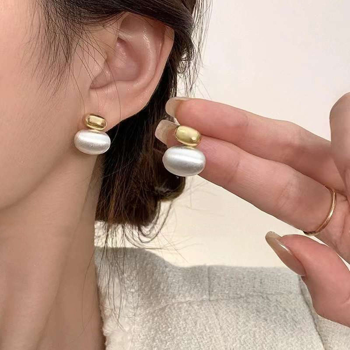 Fresh Water Pearl Glossy Gold Button Anti Tarnish Stud Earring Bulk Main image