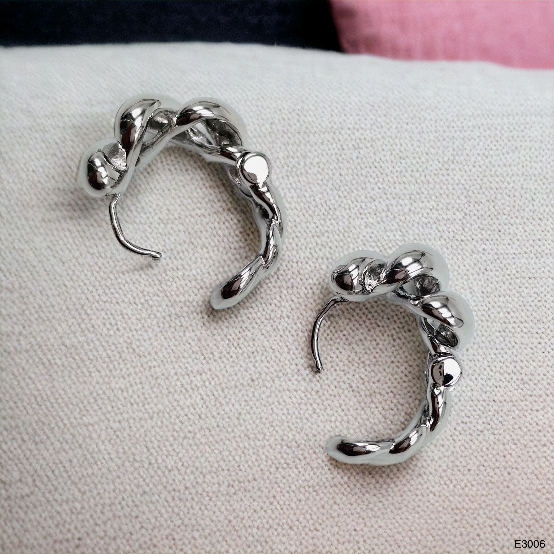 Cute Croissant 18K Gold Anti Tarnish Hoop Earring For Women Bulk