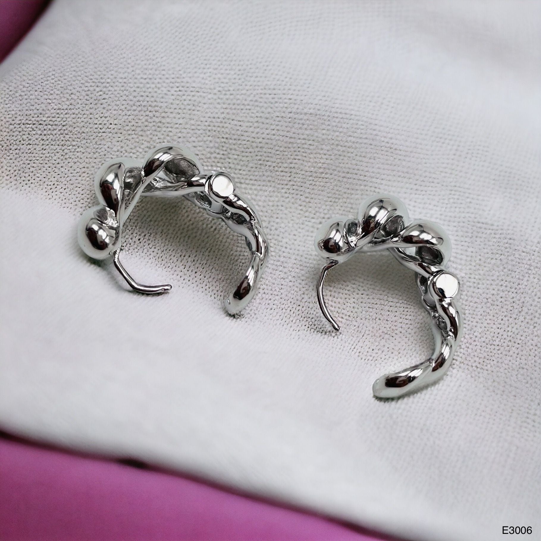 Cute Croissant 18K Gold Anti Tarnish Hoop Earring For Women Bulk