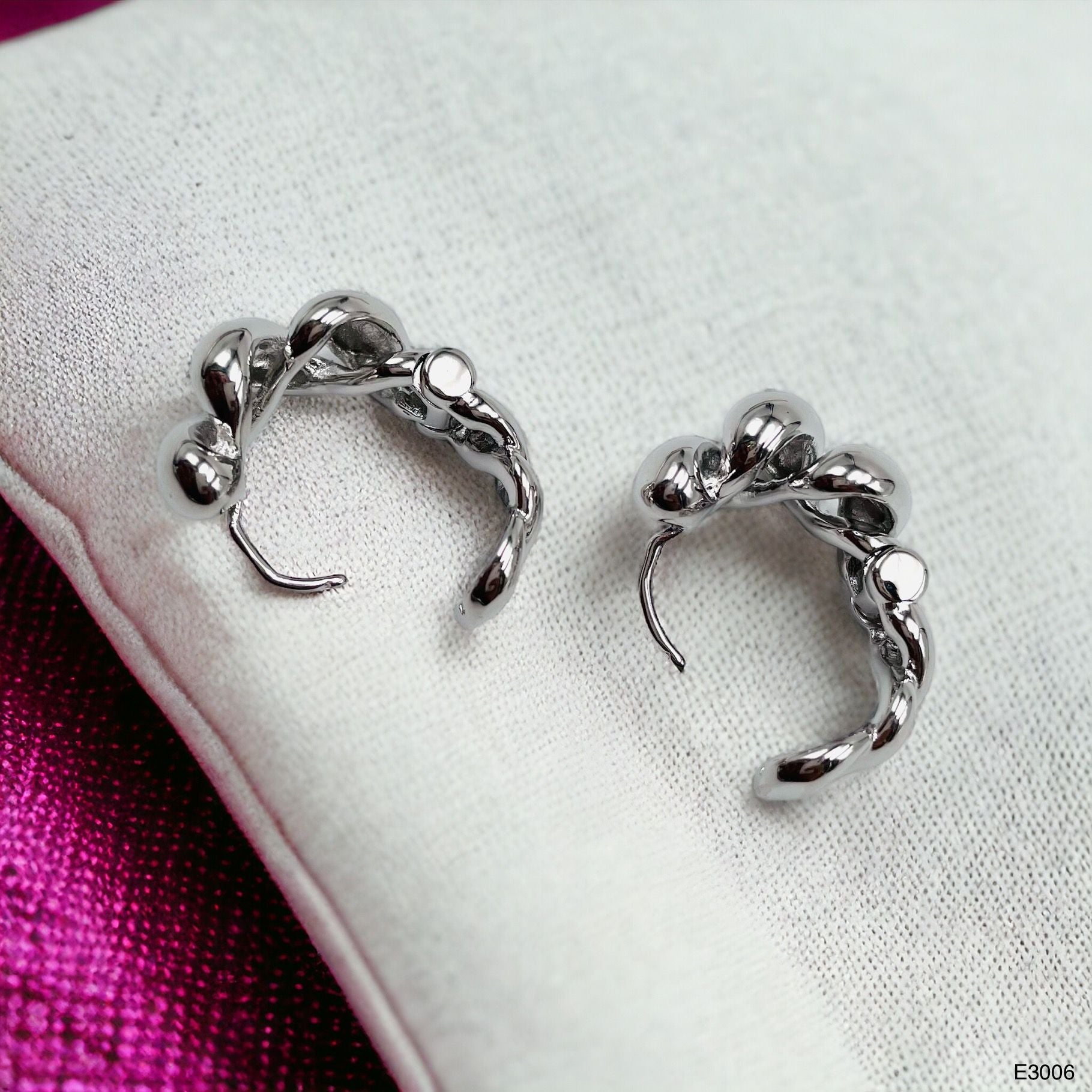 Cute Croissant 18K Gold Anti Tarnish Hoop Earring For Women Bulk